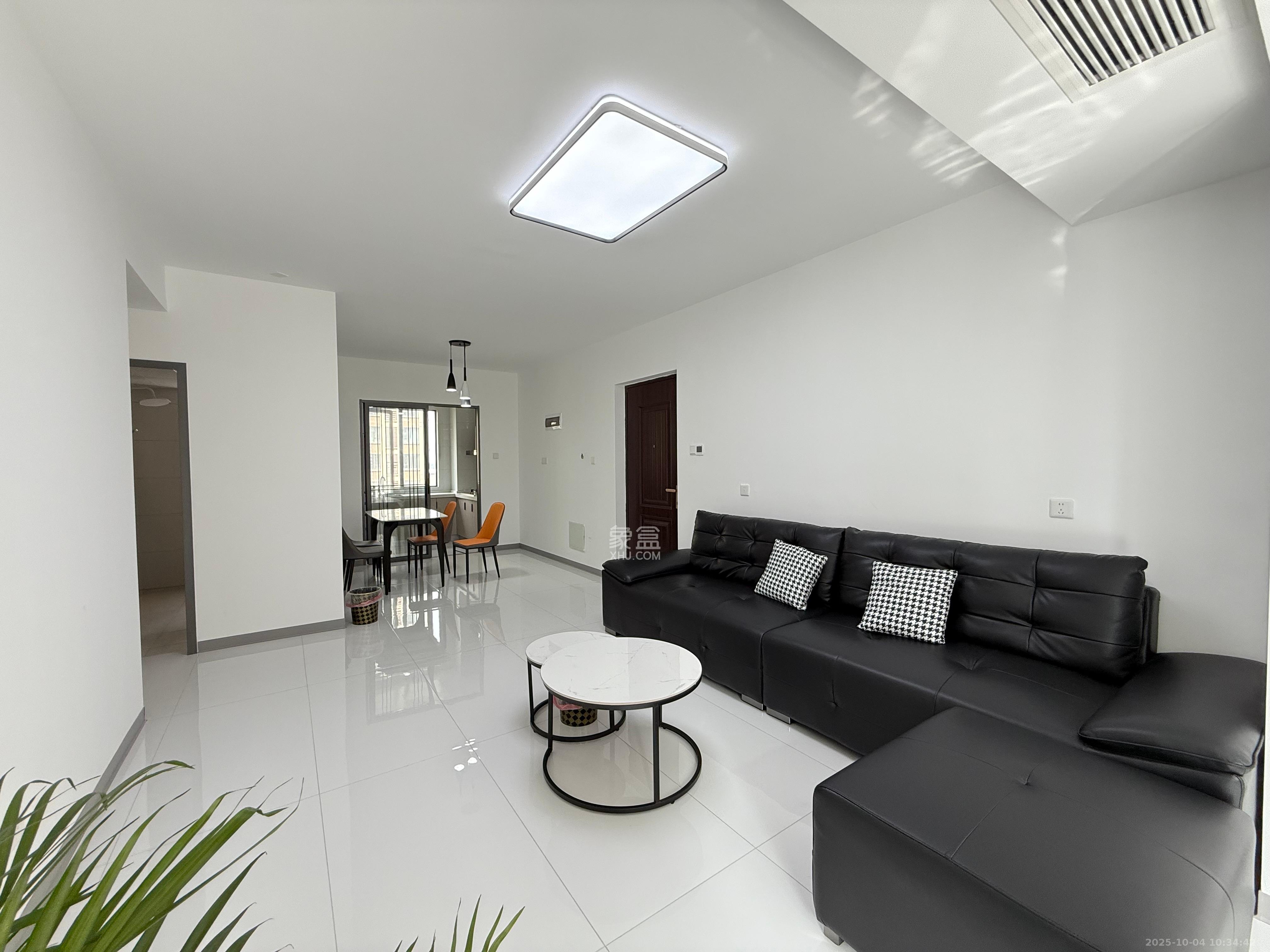 兴进珺府 4室2厅2卫 2800.0元/月 兴进珺府 4室2厅2卫 2800.0元/月室内图