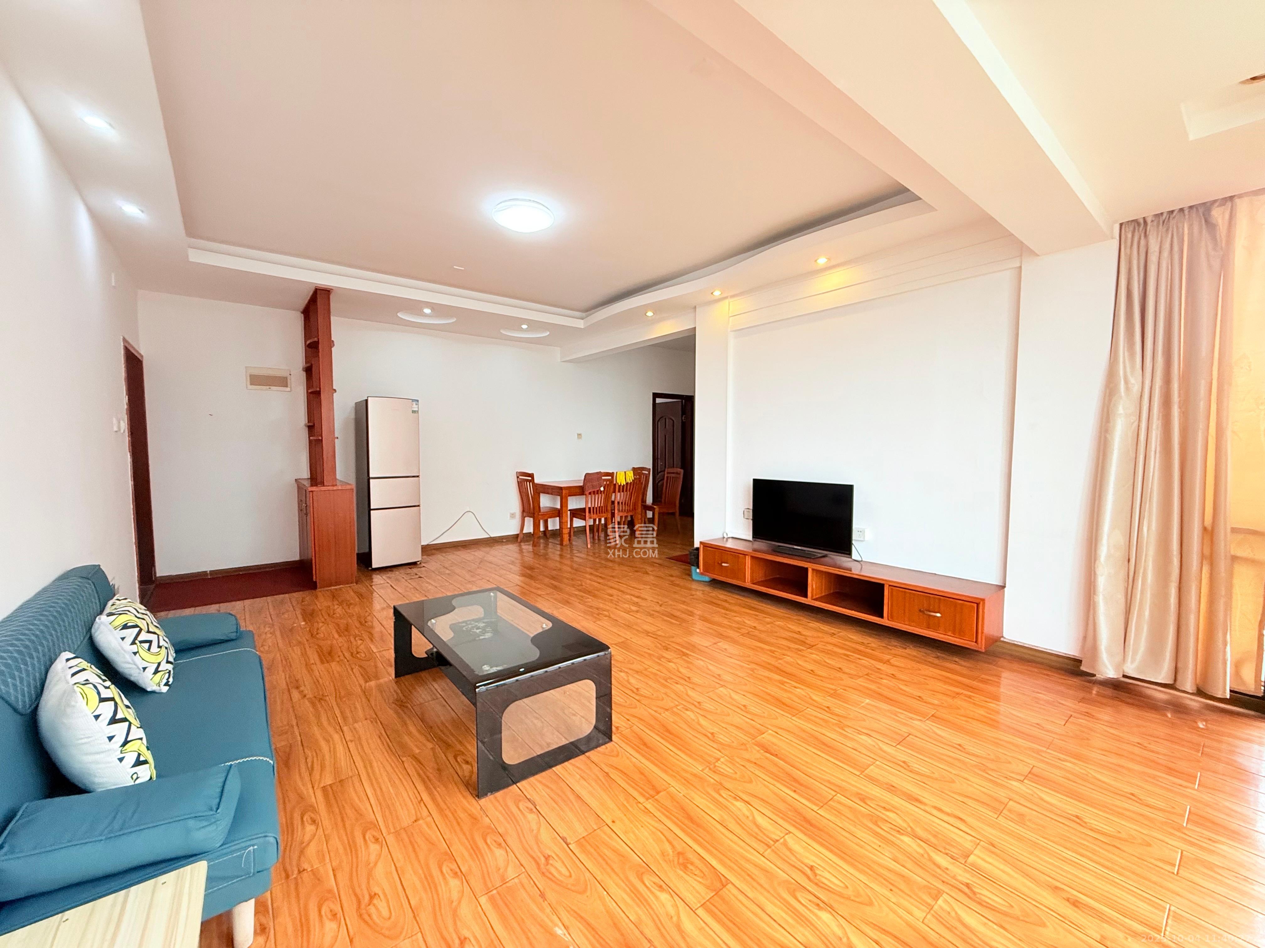 瑞都华庭(华庭美苑) 3室2厅2卫 2300.0元/月 瑞都华庭(华庭美苑) 3室2厅2卫 2300.0元/月室内图