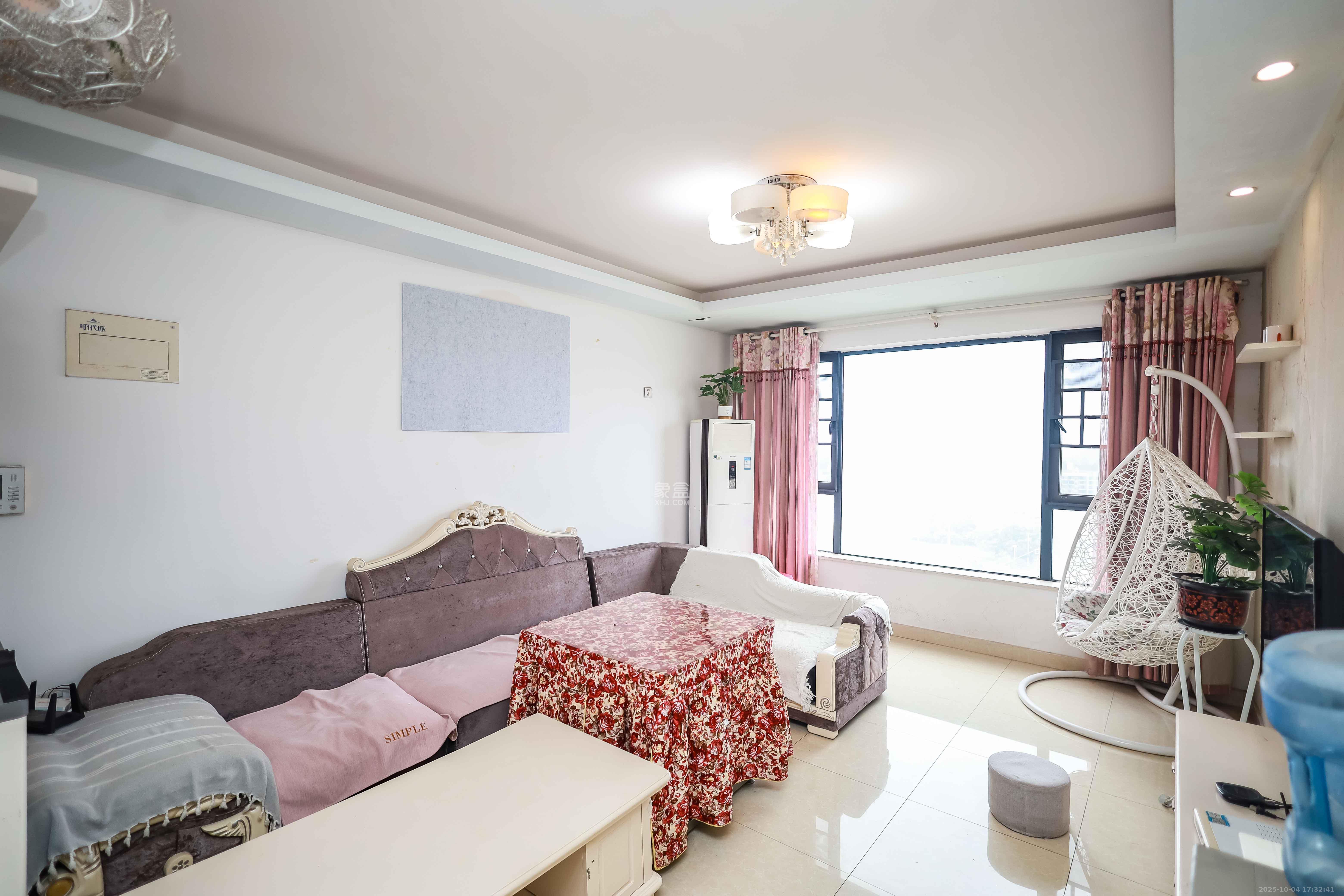 长房时代城 3室2厅1卫 85.0万 长房时代城 3室2厅1卫 85.0万客厅