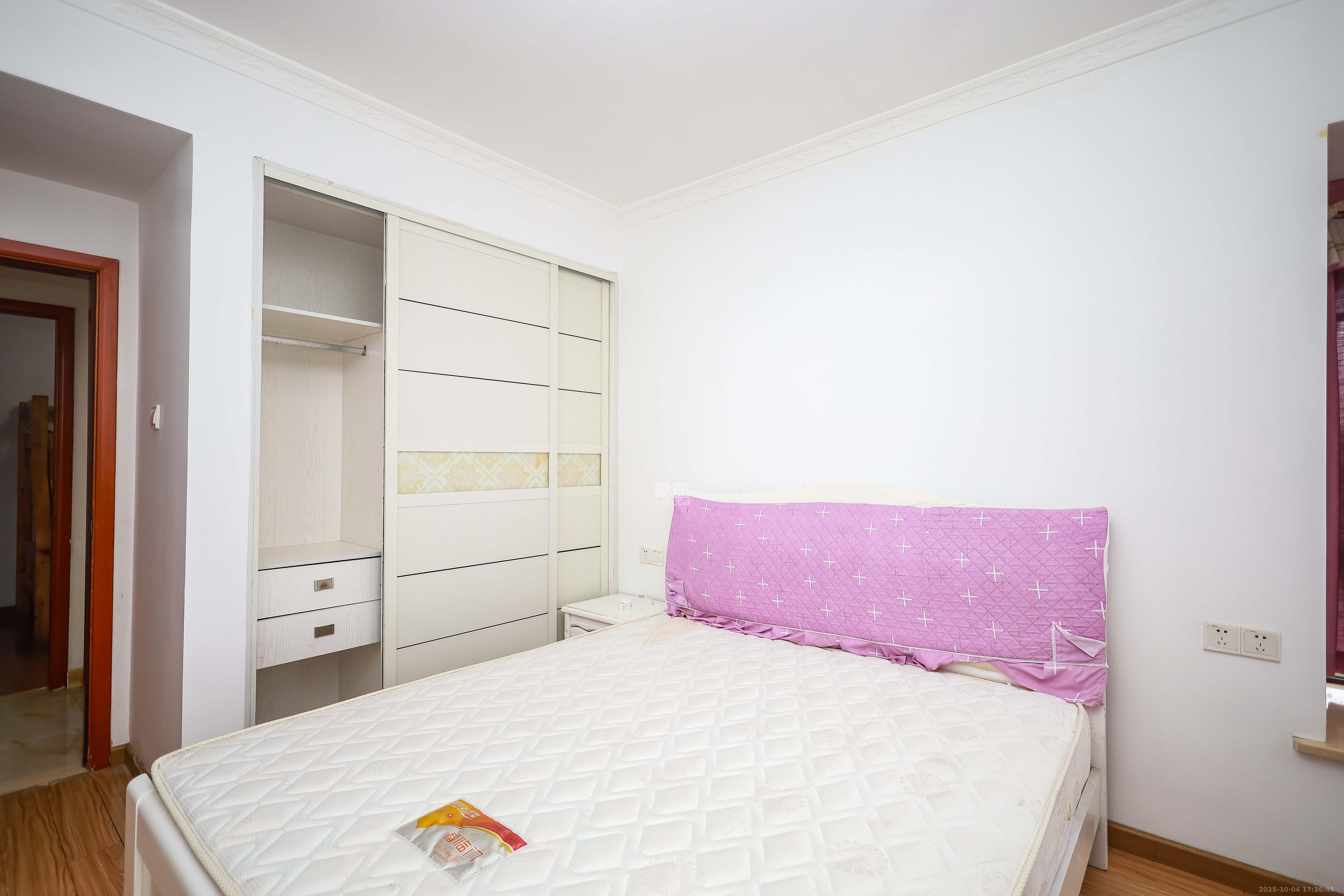 卓越蔚蓝海岸三期 2室1厅1卫 66.0万 卓越蔚蓝海岸三期 2室1厅1卫 66.0万卧室