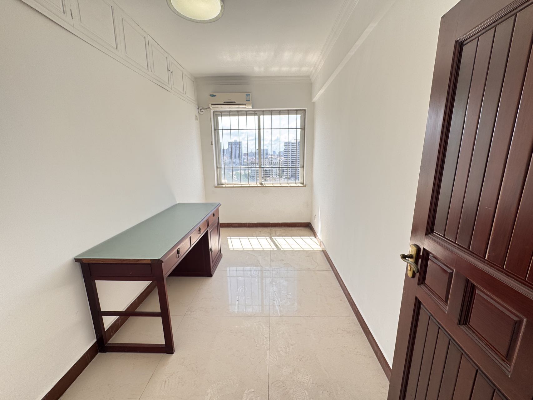 环海大厦 3室2厅2卫 2700.0元/月 环海大厦 3室2厅2卫 2700.0元/月室内图