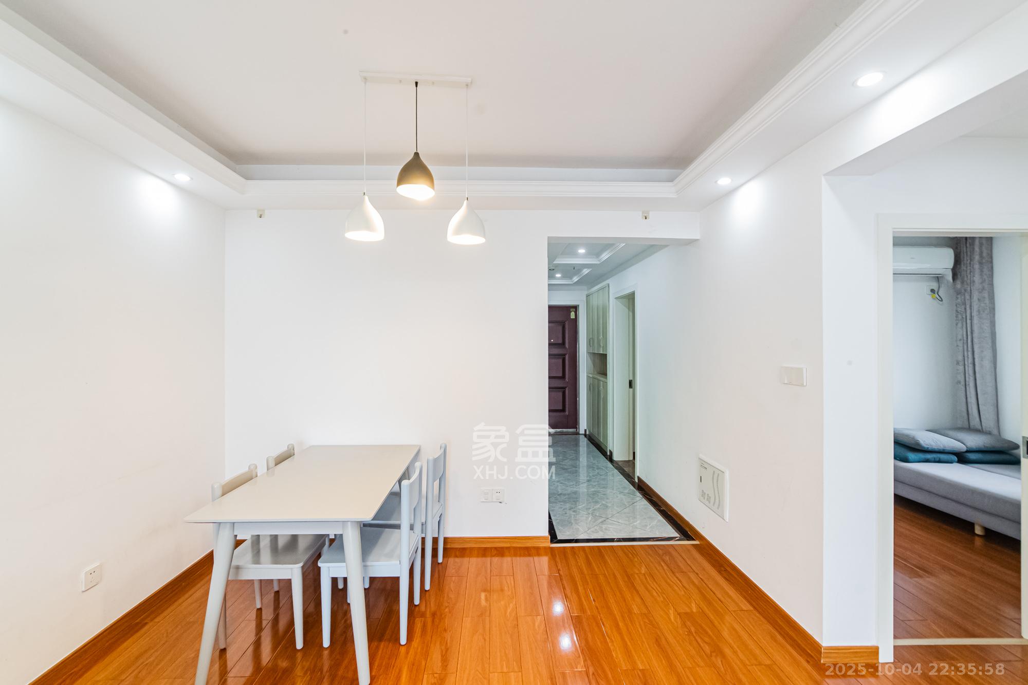 北辰三角洲C2区 3室2厅1卫 108.0万 北辰三角洲C2区 3室2厅1卫 108.0万客厅