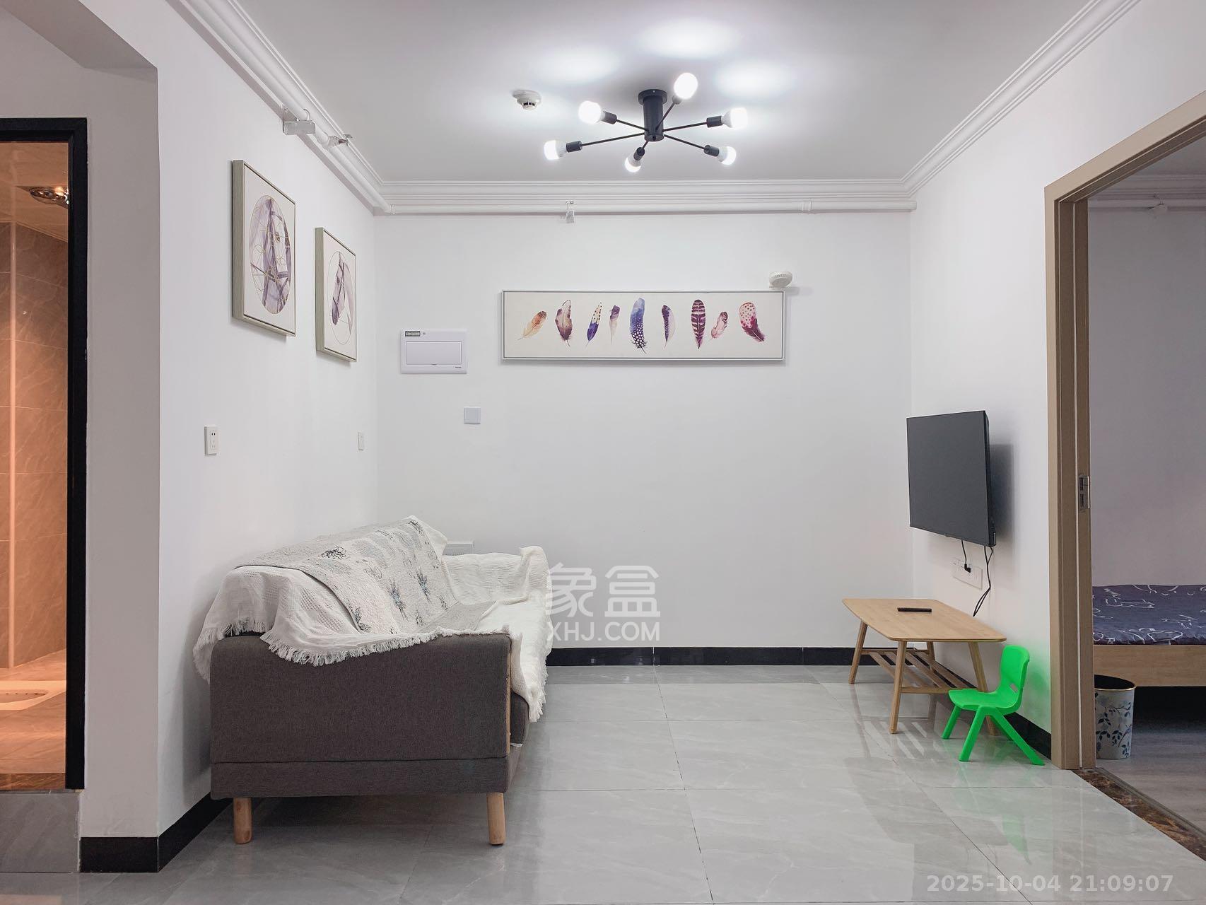 中海珑悦府  1室1厅1卫    1800.0元/月