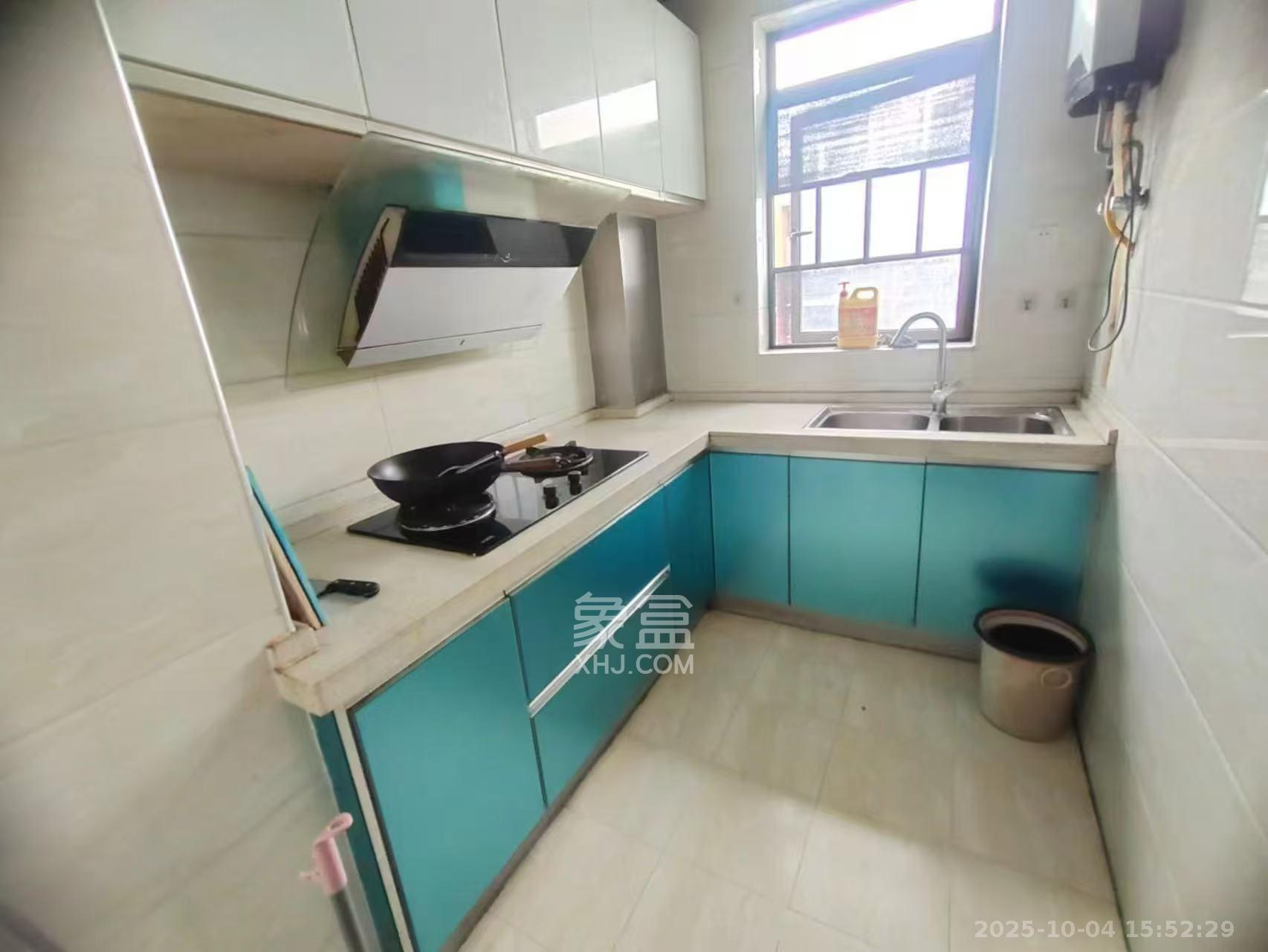 中国铁建国际城二期  3室2厅1卫    1800.0元/月 中国铁建国际城二期  3室2厅1卫    1800.0元/月室内图