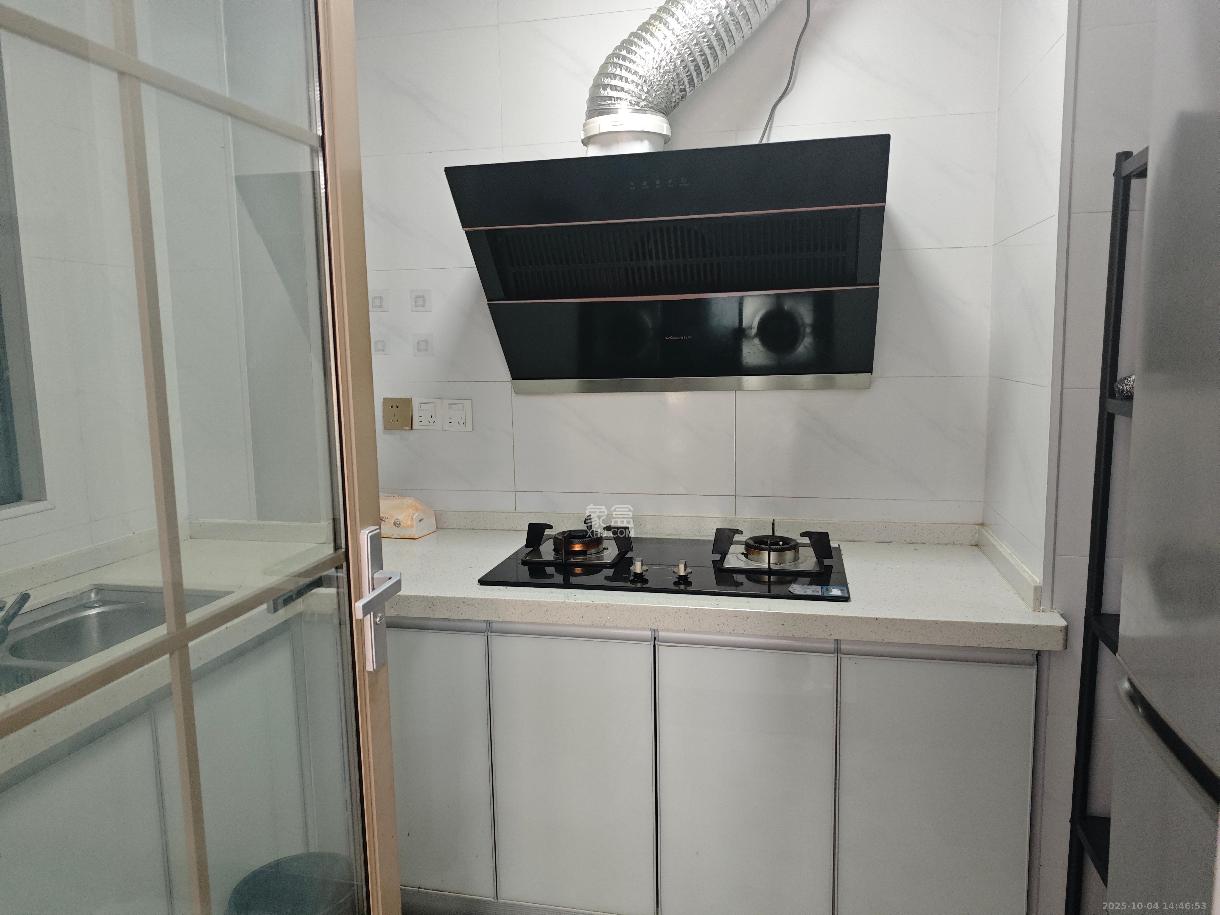 世茂璀璨天城 3室2厅2卫 3200.0元/月 世茂璀璨天城 3室2厅2卫 3200.0元/月室内图