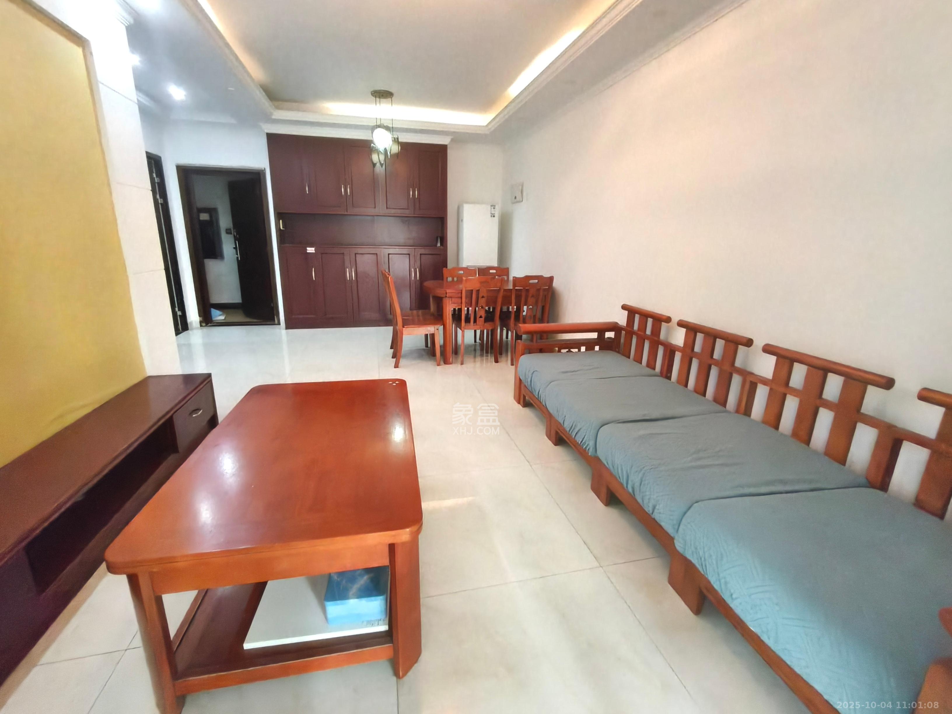 康桥长郡 3室2厅2卫 1900.0元/月 康桥长郡 3室2厅2卫 1900.0元/月室内图