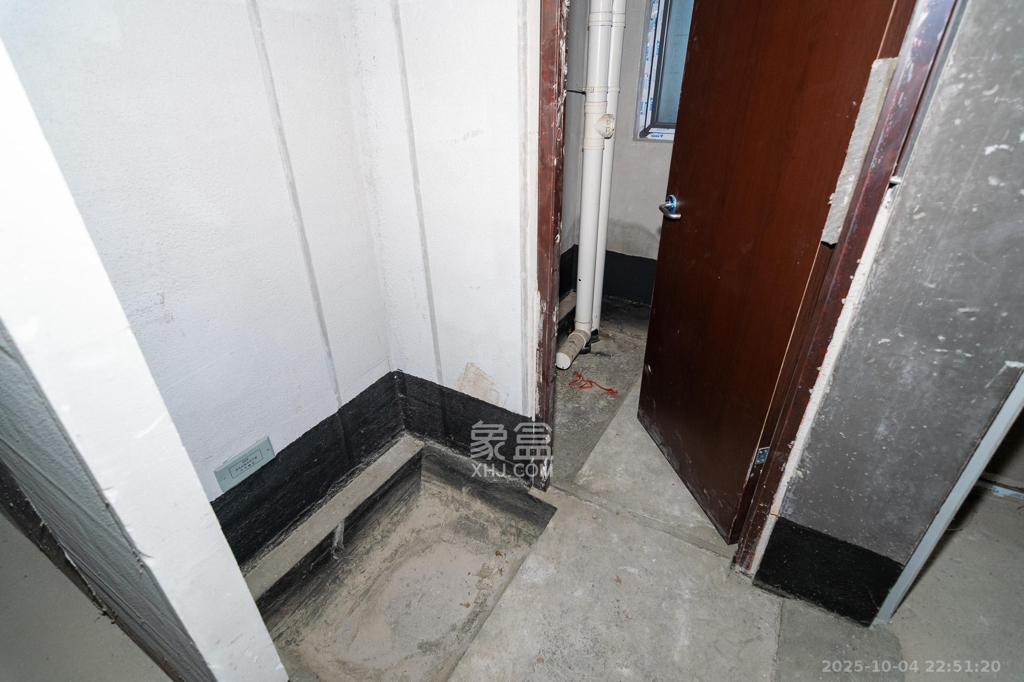 澳海云天赋  3室2厅2卫    63.0万卫生间