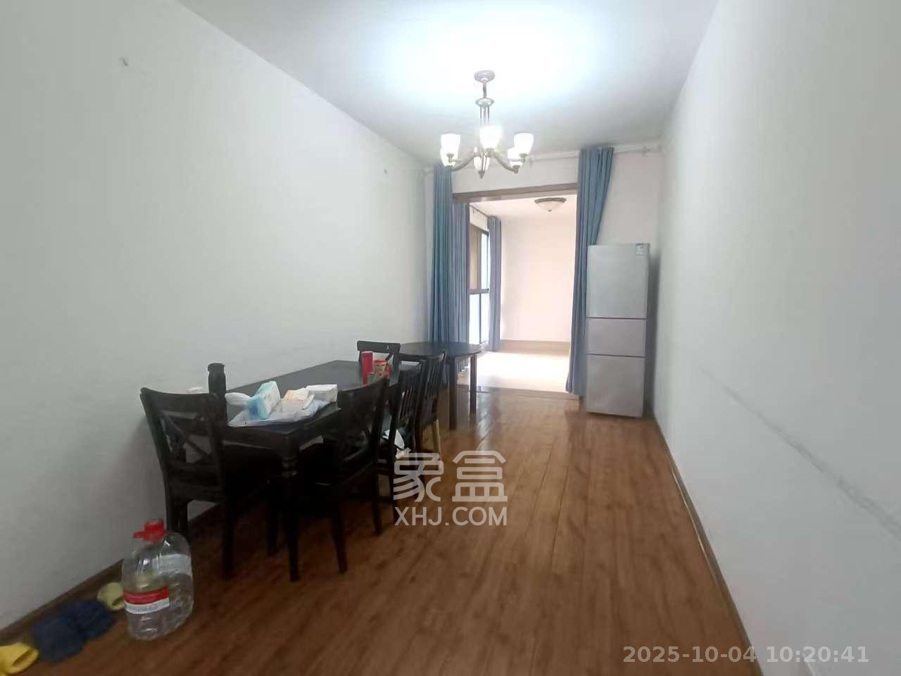 新盛珑璟台  4室2厅2卫    2700.0元/月室内图