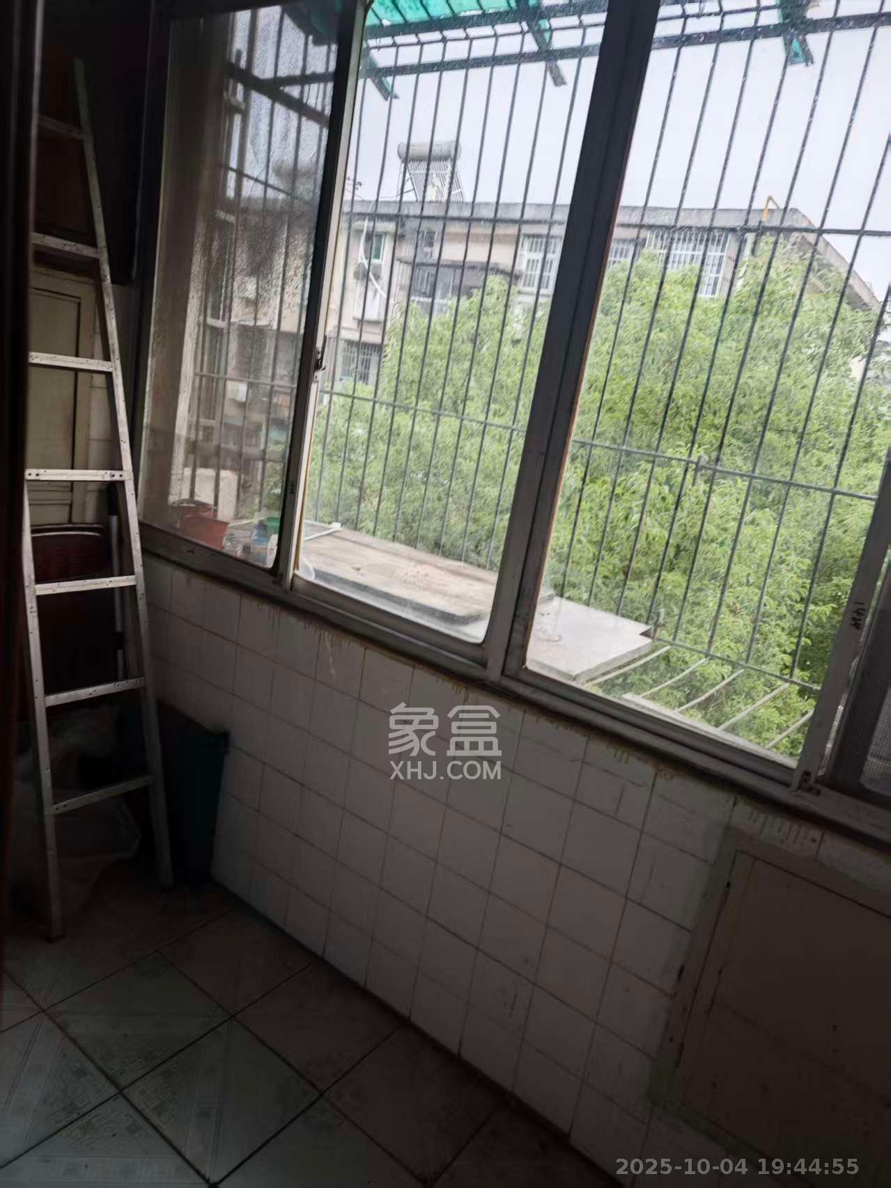 狮子山二片  1室1厅1卫    1200.0元/月室内图