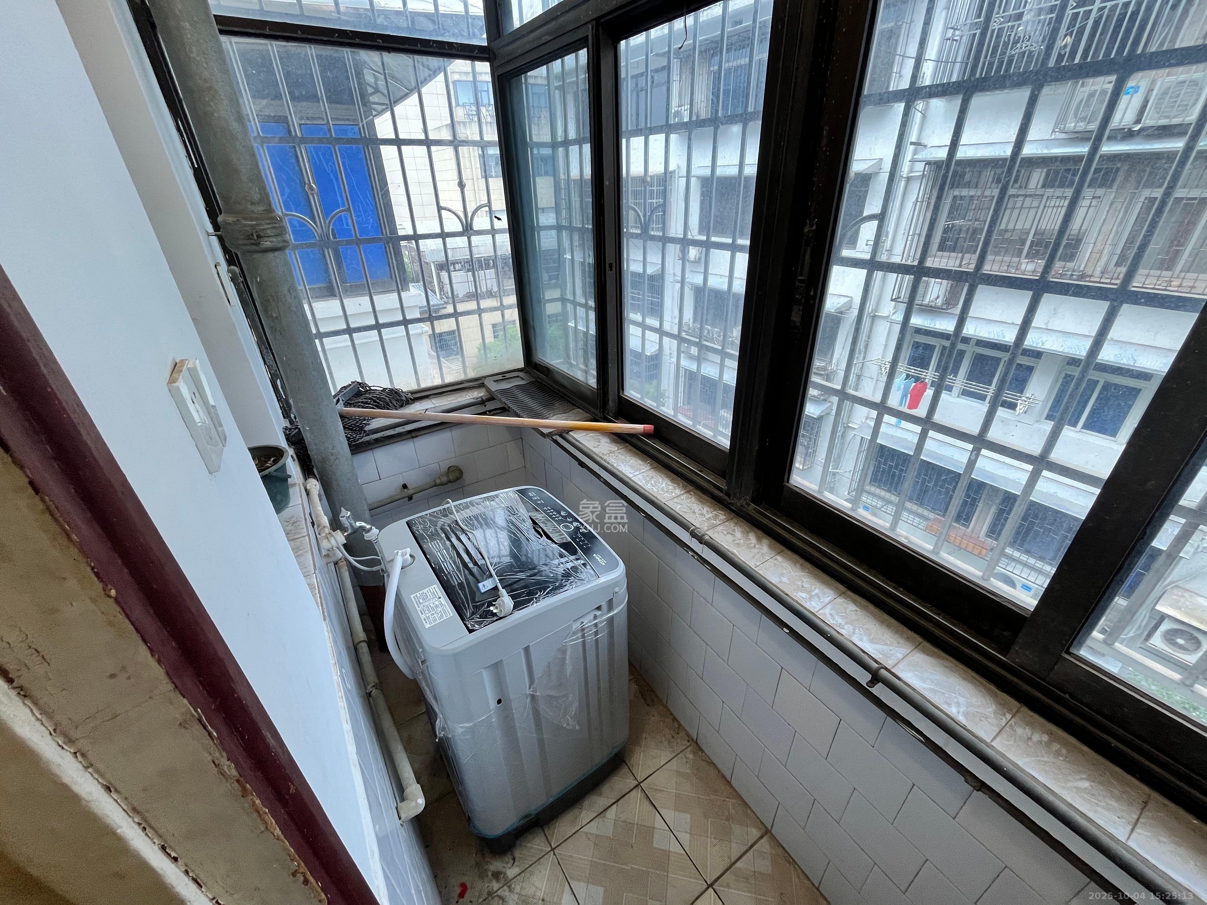 东塘工商局宿舍  2室2厅1卫    1200.0元/月室内图