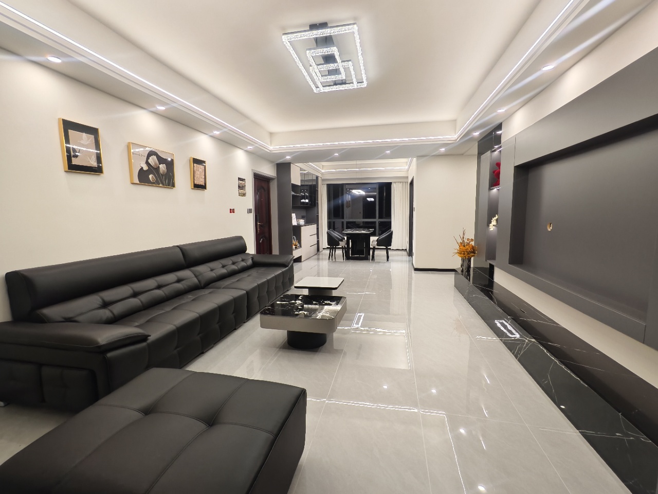 梓湖馨苑 4室2厅2卫 101.8万 梓湖馨苑 4室2厅2卫 101.8万室内图