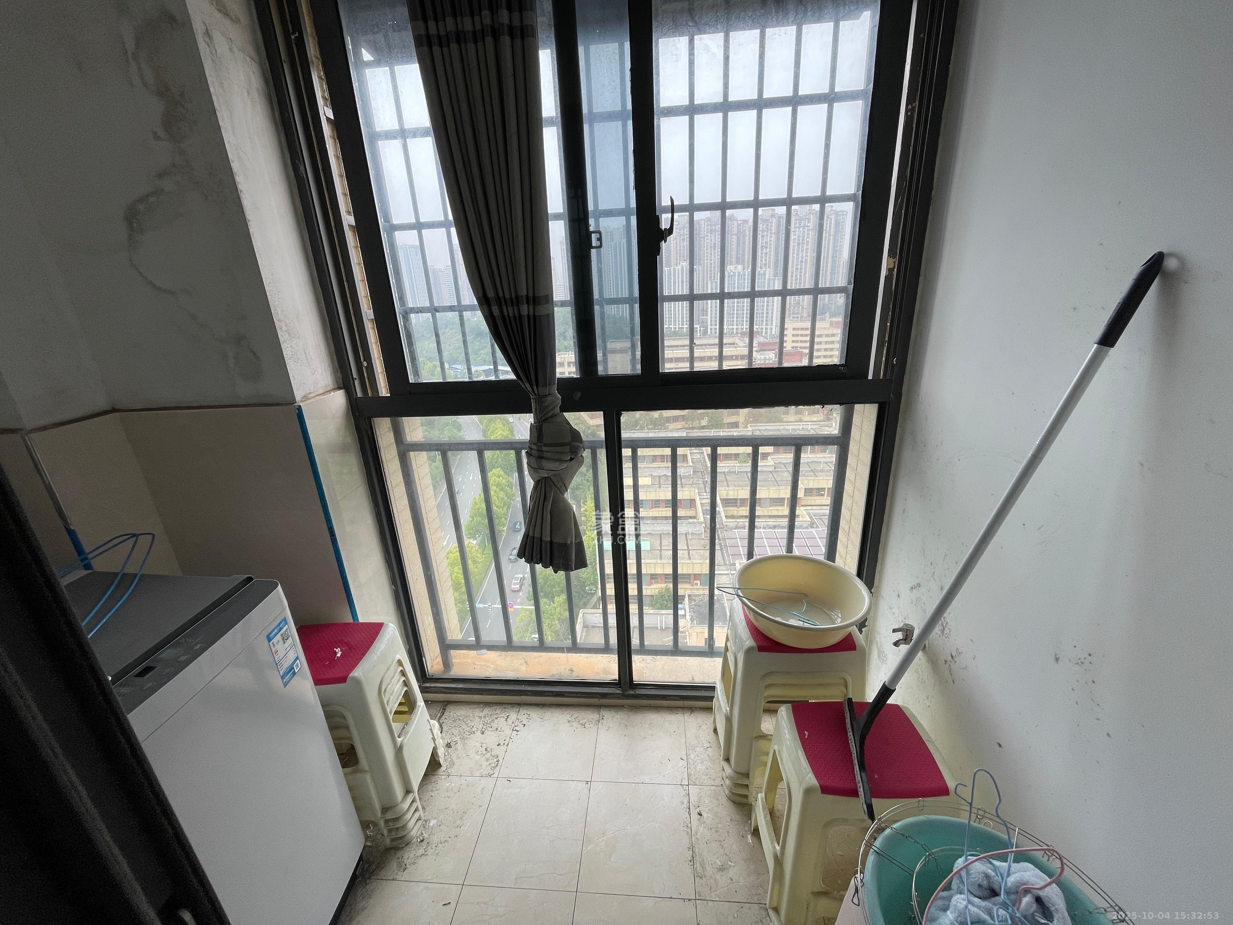 保利麓谷林语C区  3室2厅1卫    2200.0元/月室内图