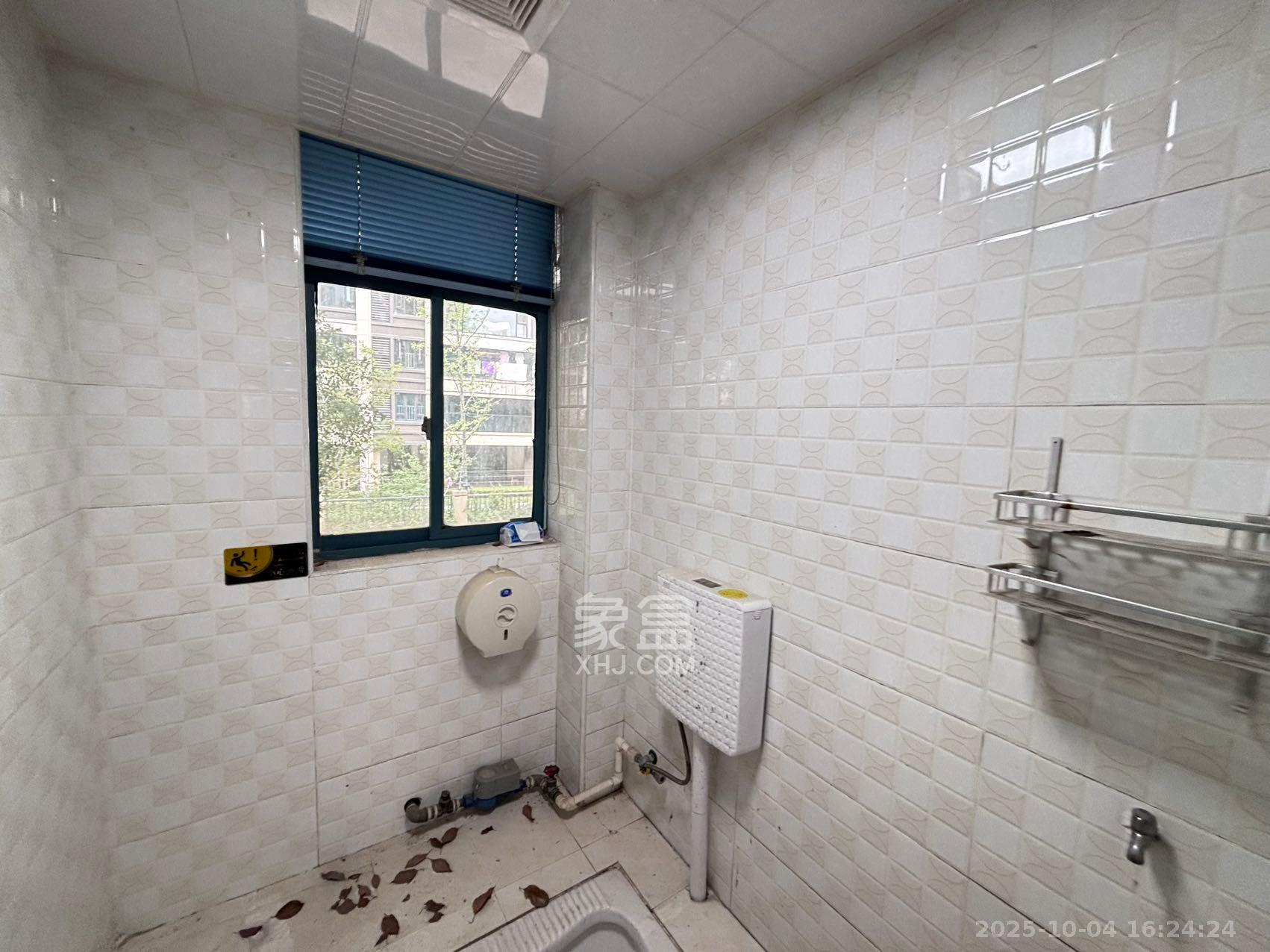 圣爵菲斯  4室2厅1卫    2600.0元/月室内图