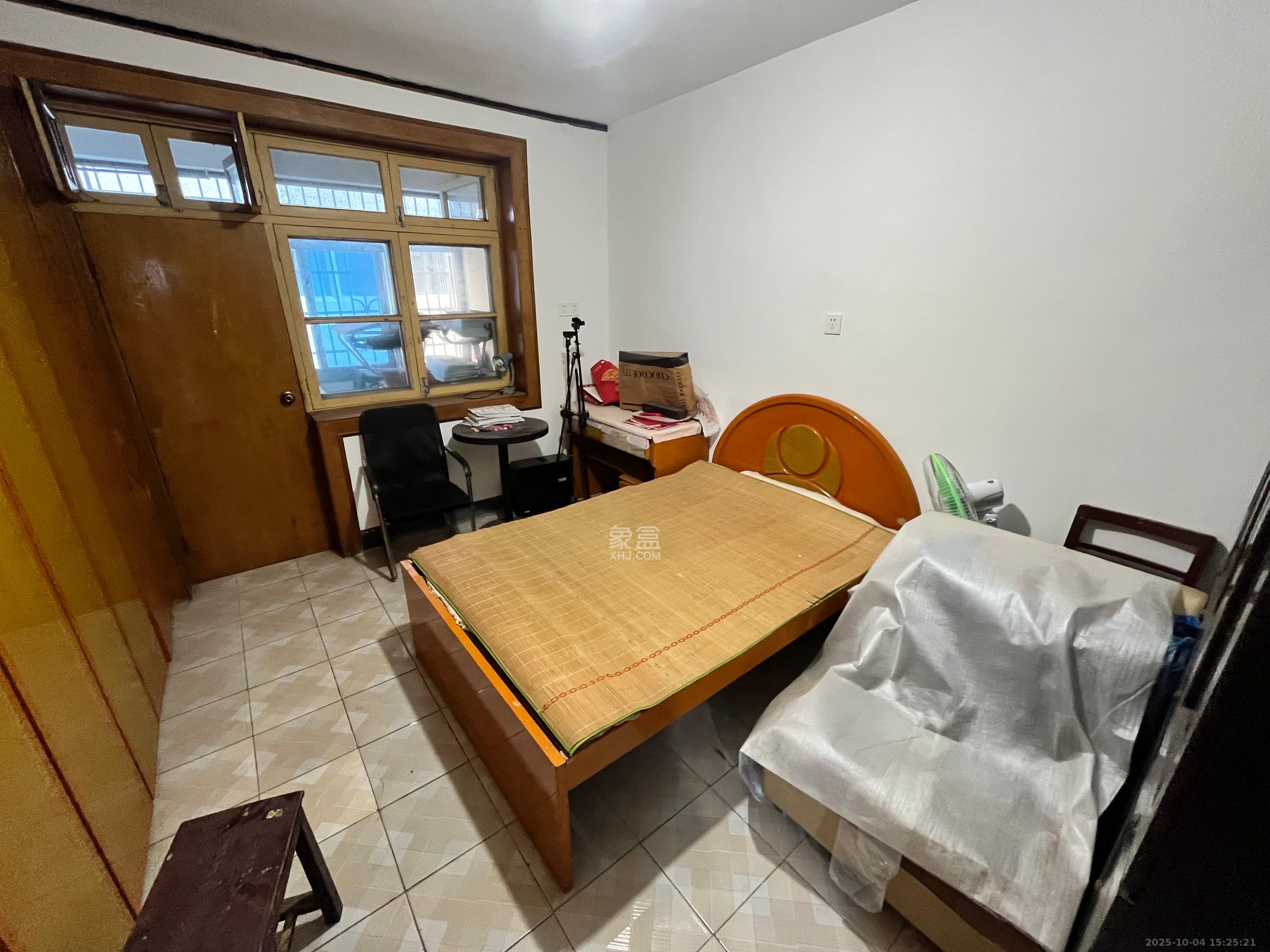 东塘工商局宿舍 2室2厅1卫 1200.0元/月 东塘工商局宿舍 2室2厅1卫 1200.0元/月室内图