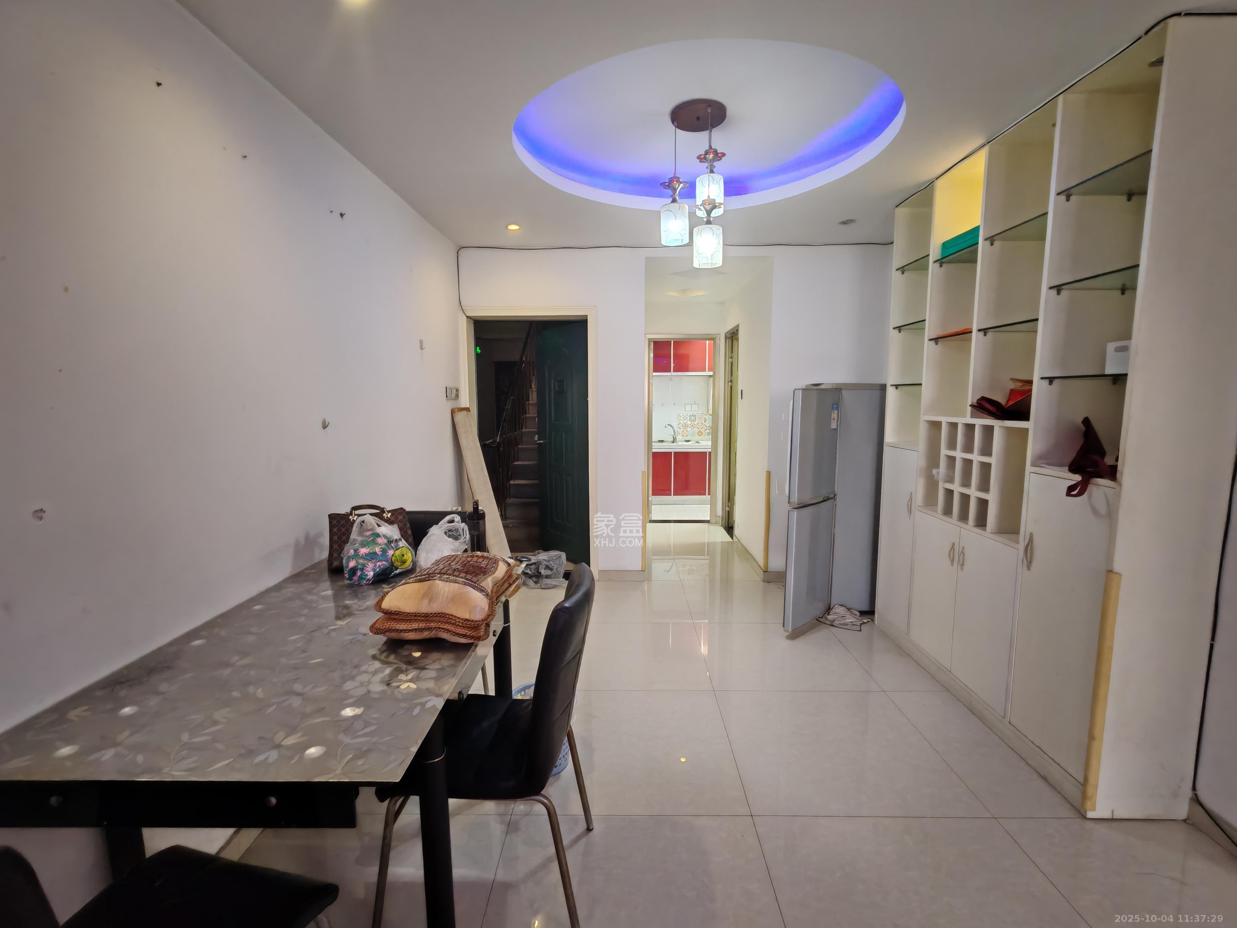 友园山庄  2室2厅1卫    1500.0元/月室内图