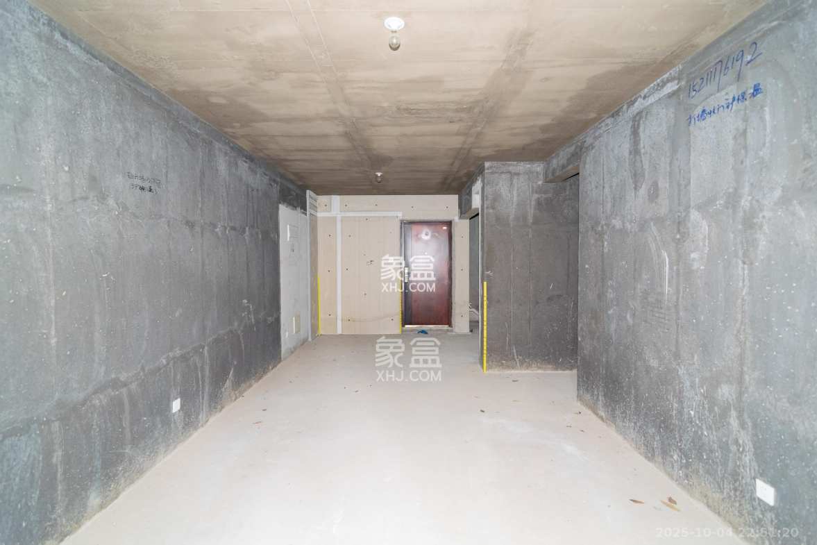 澳海云天赋  3室2厅2卫    63.0万 澳海云天赋  3室2厅2卫    63.0万客厅