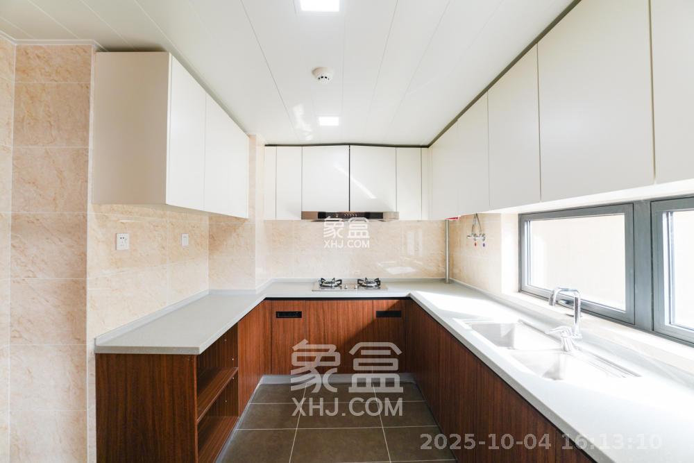 万科魅力之城  4室2厅2卫    3000.0元/月室内图