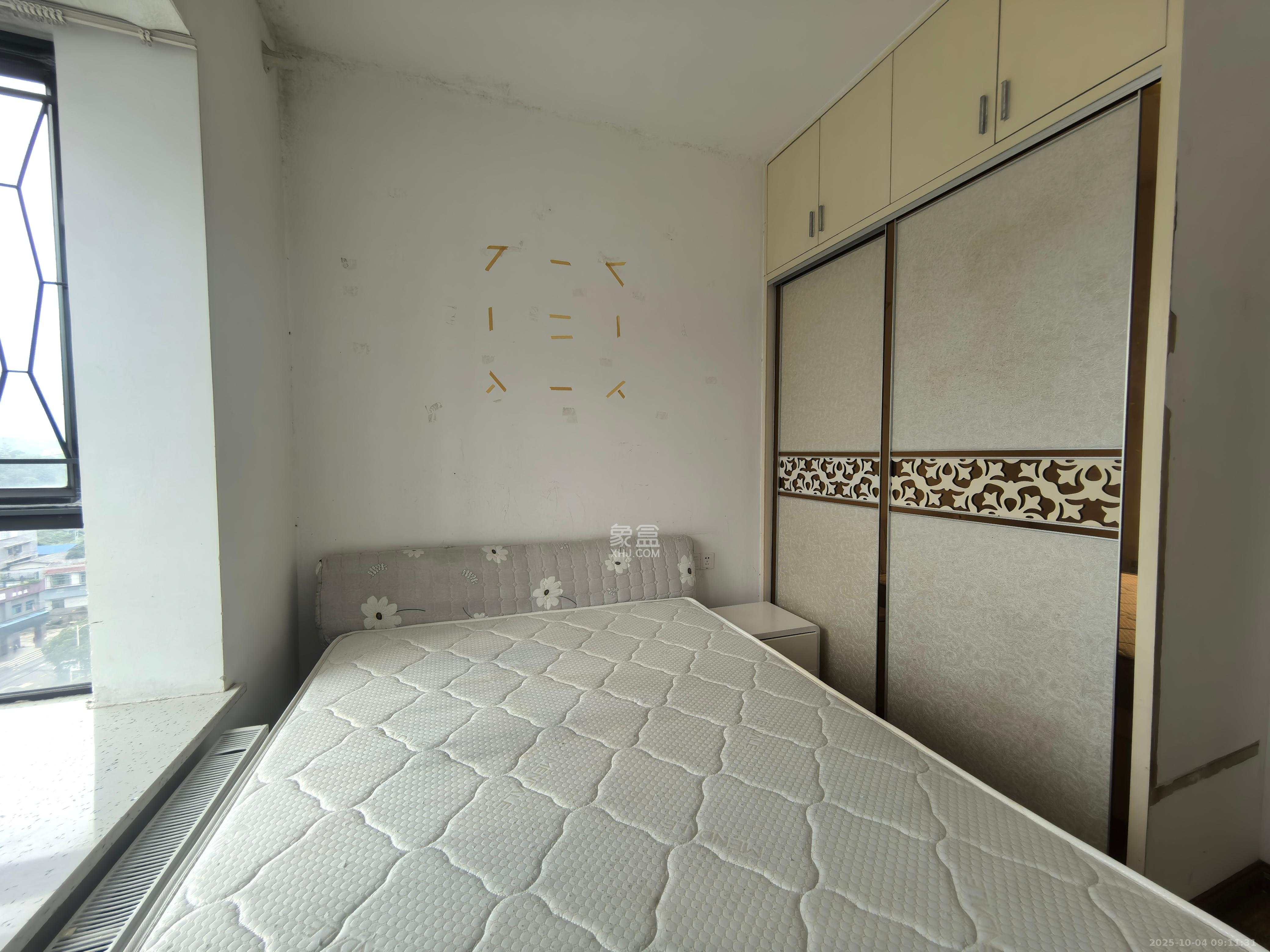 莱茵城  3室2厅1卫    2300.0元/月室内图