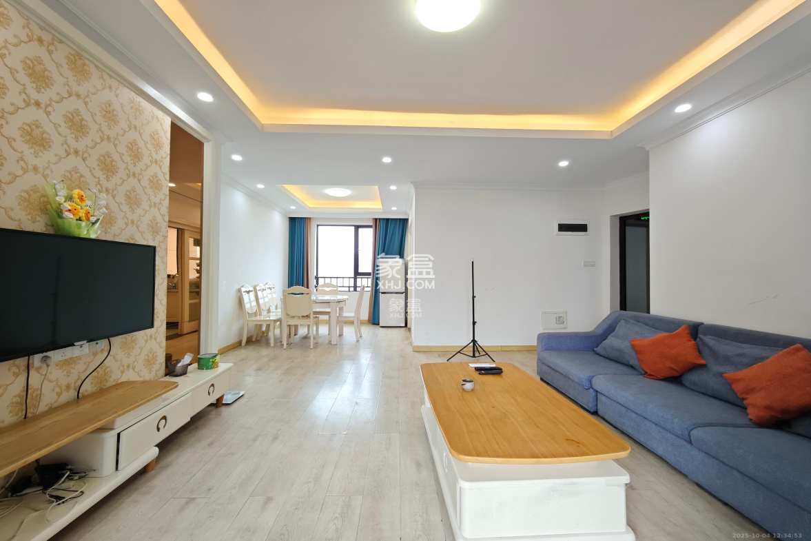 五江天街南区 3室2厅2卫 2600.0元/月 五江天街南区 3室2厅2卫 2600.0元/月室内图