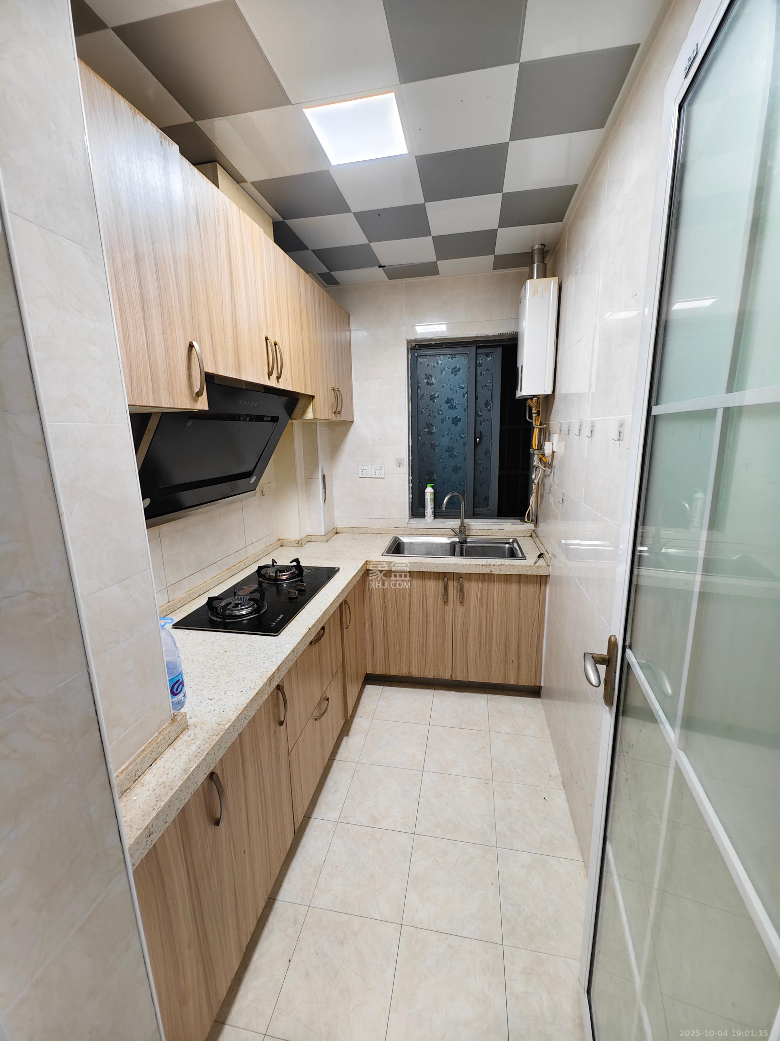 辉宏橄榄城  3室2厅1卫    1700.0元/月 辉宏橄榄城  3室2厅1卫    1700.0元/月室内图