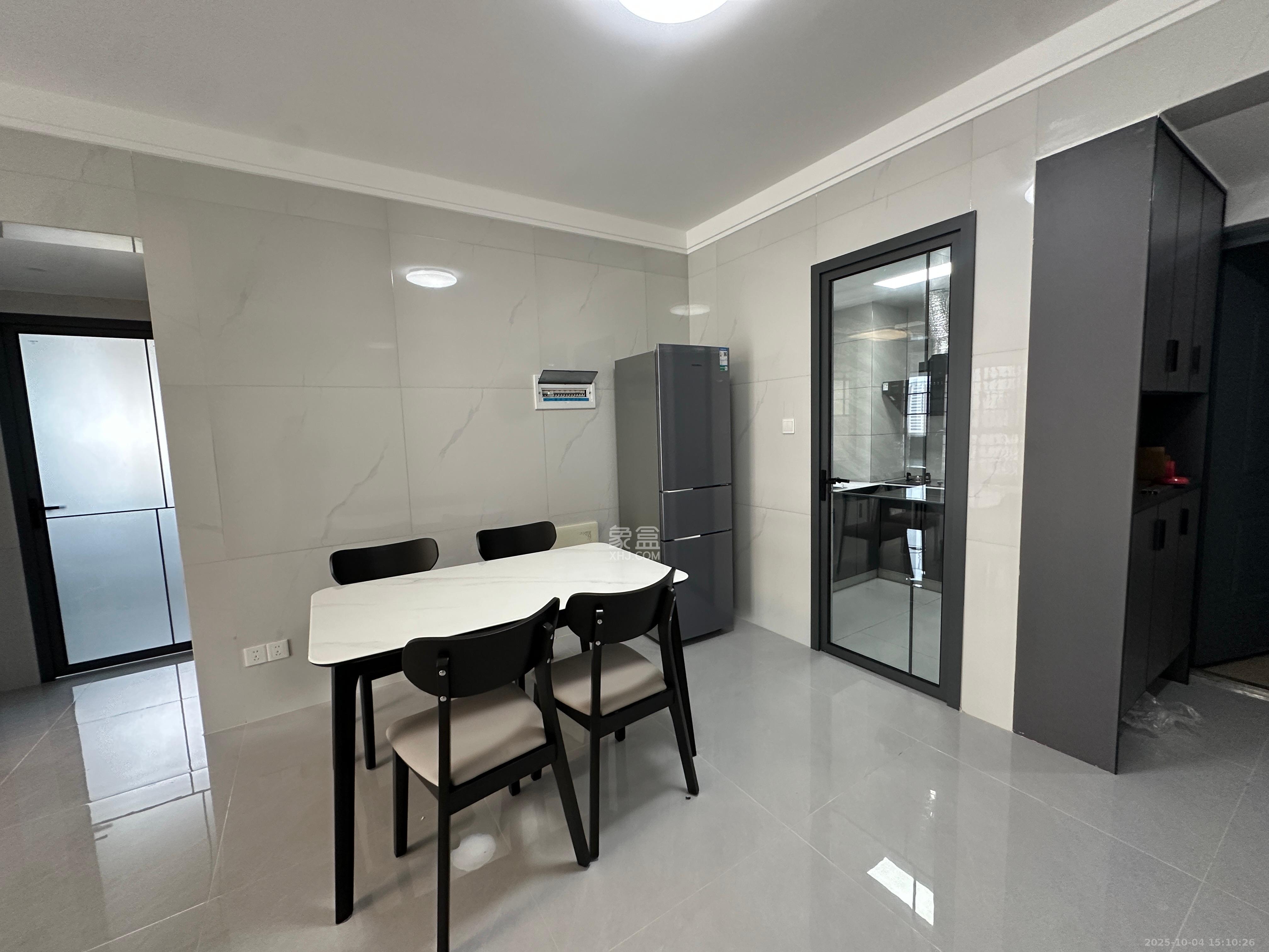 和景家园二期  2室1厅1卫    2000.0元/月室内图