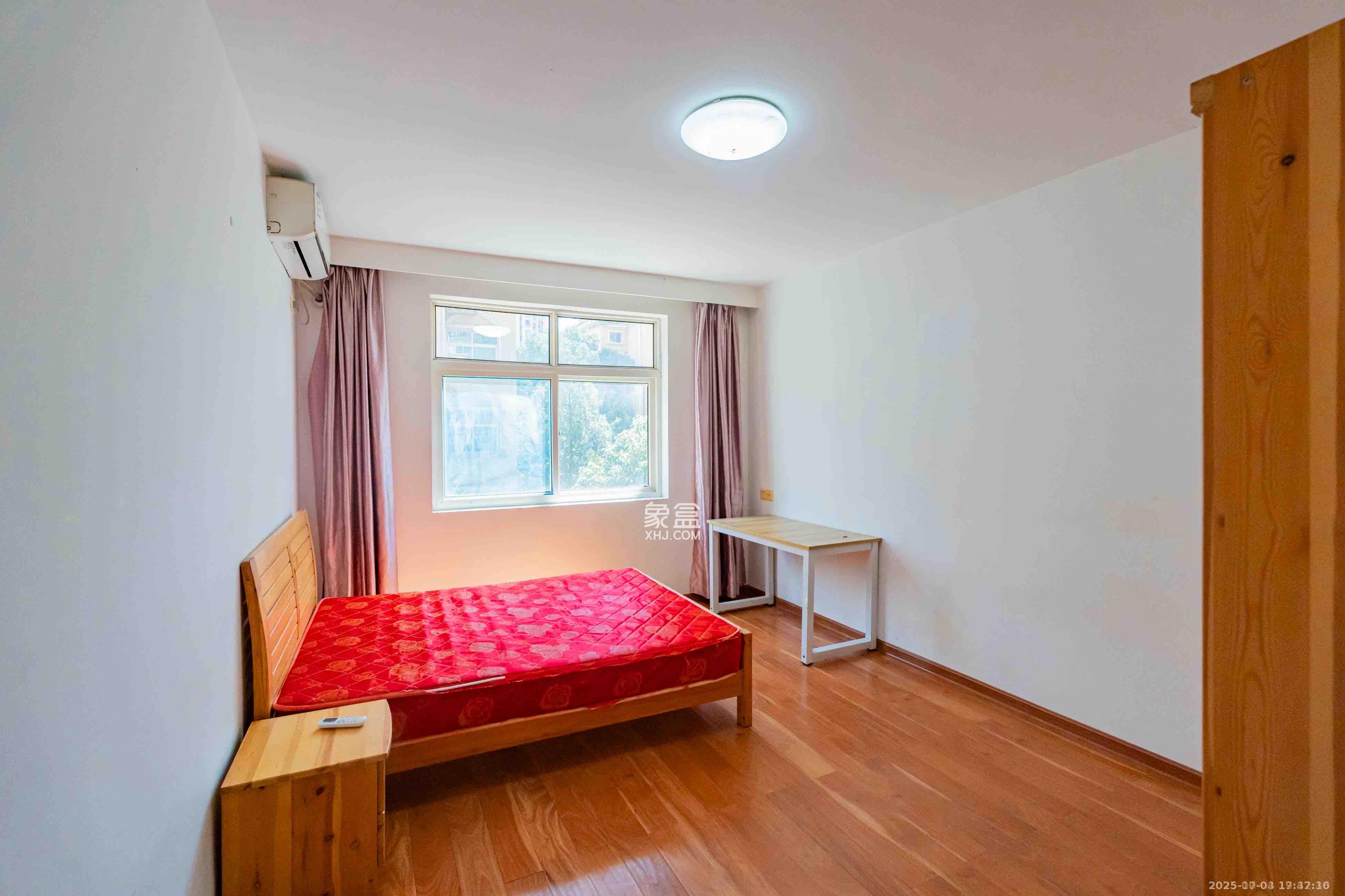 御景龙城  3室2厅2卫    2000.0元/月室内图