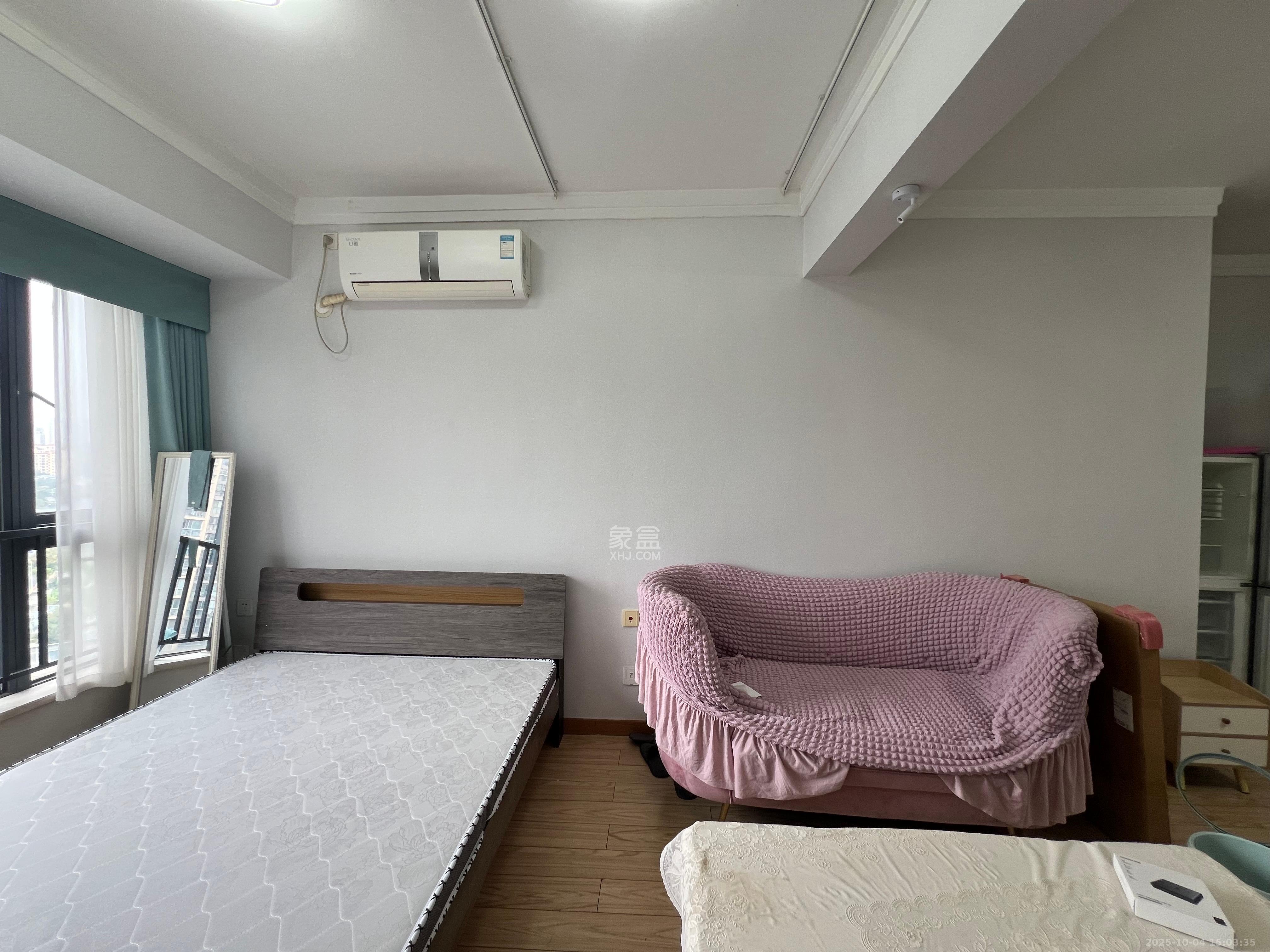 藏珑湖上国际花园  1室1厅1卫    1600.0元/月室内图