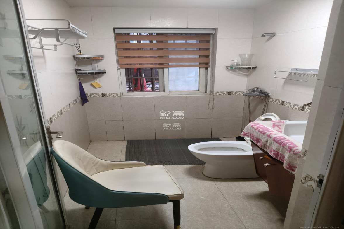 聚英阁 3室1厅2卫 2800.0元/月 聚英阁 3室1厅2卫 2800.0元/月室内图