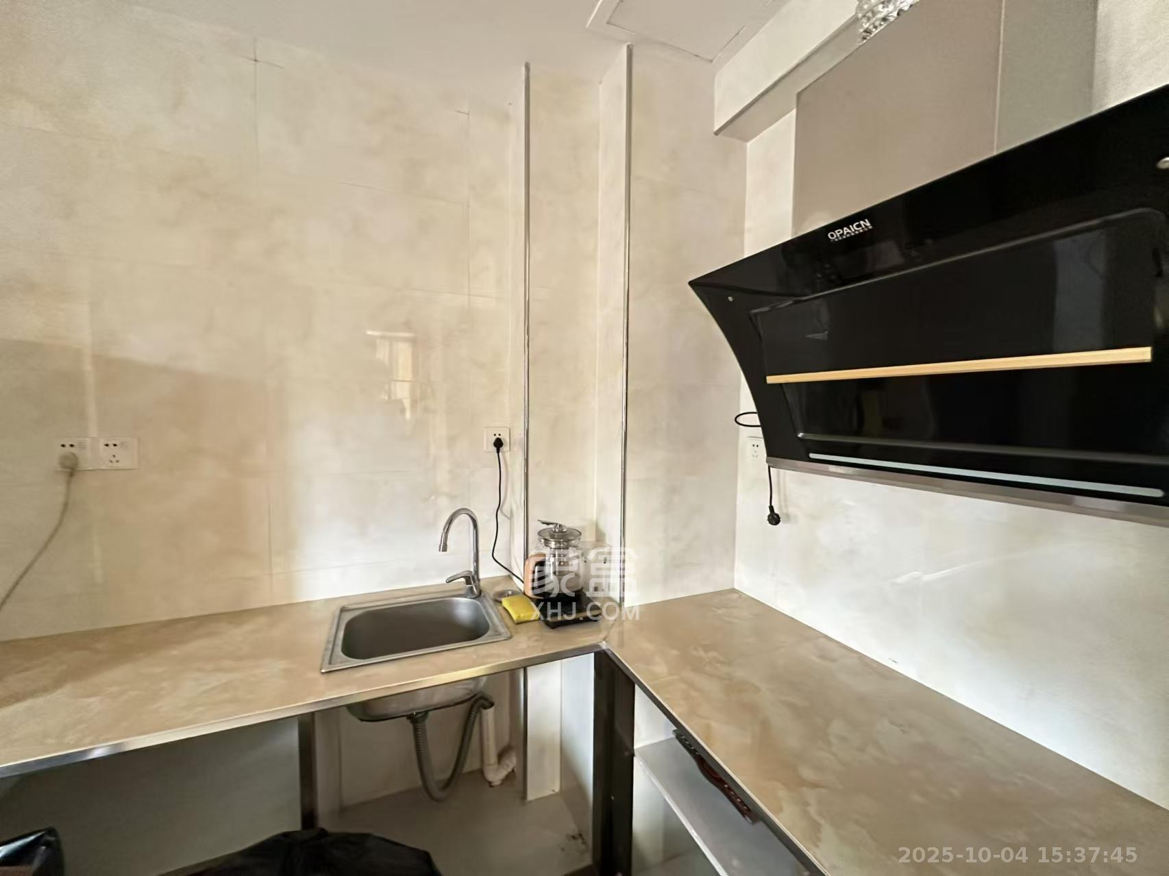 奥林匹克花园贡院三期 1室1厅1卫 1300.0元/月 奥林匹克花园贡院三期 1室1厅1卫 1300.0元/月室内图