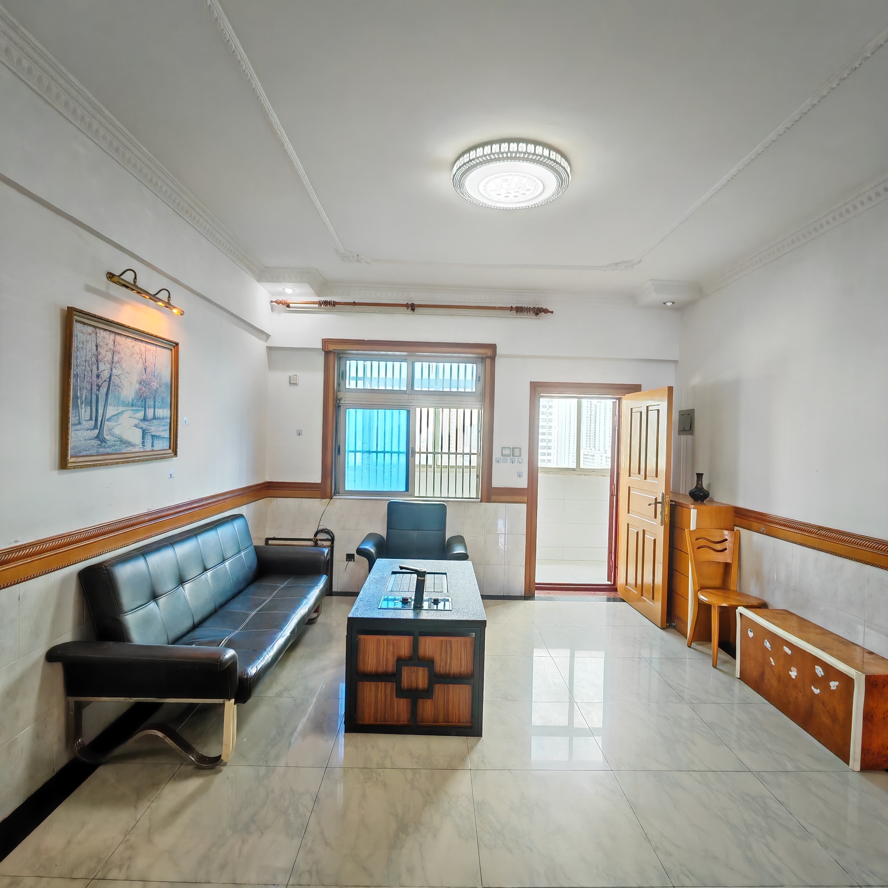 琼山交警大楼 3室2厅2卫 2000.00元/月 琼山交警大楼 3室2厅2卫 2000.00元/月室内图