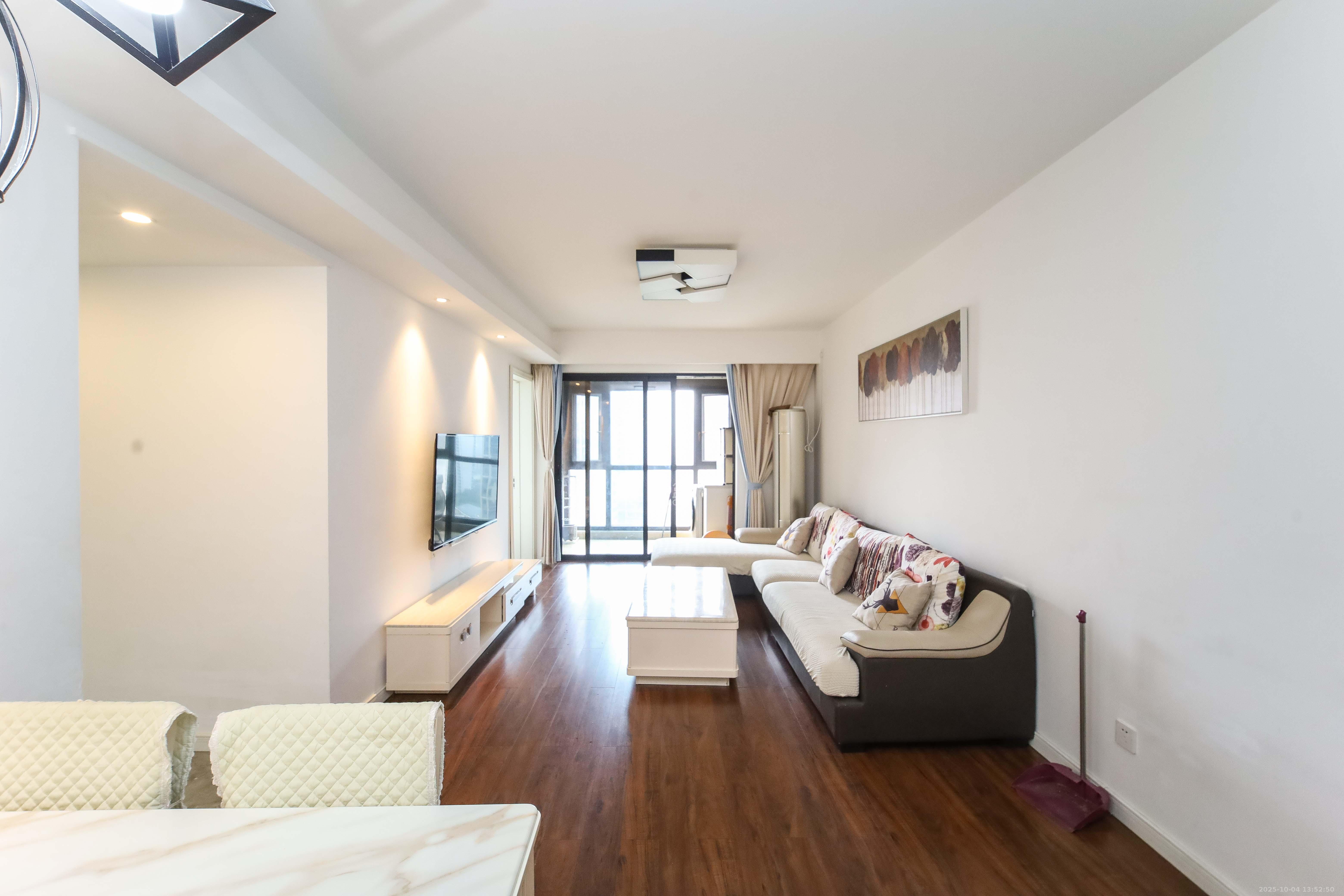 万科金域蓝湾  3室2厅2卫    130.0万