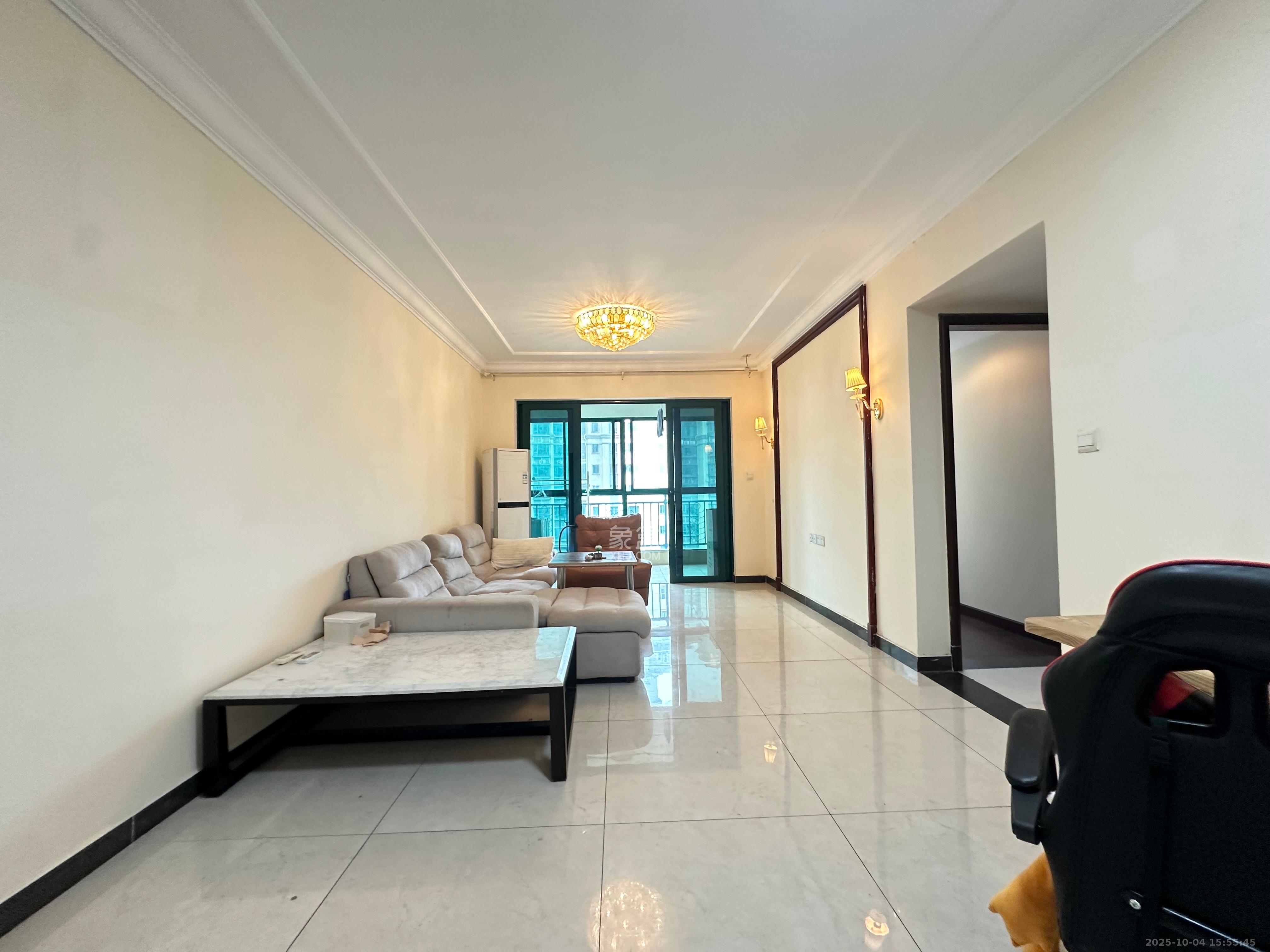 恒大雅苑 3室2厅2卫 2200.0元/月 恒大雅苑 3室2厅2卫 2200.0元/月室内图