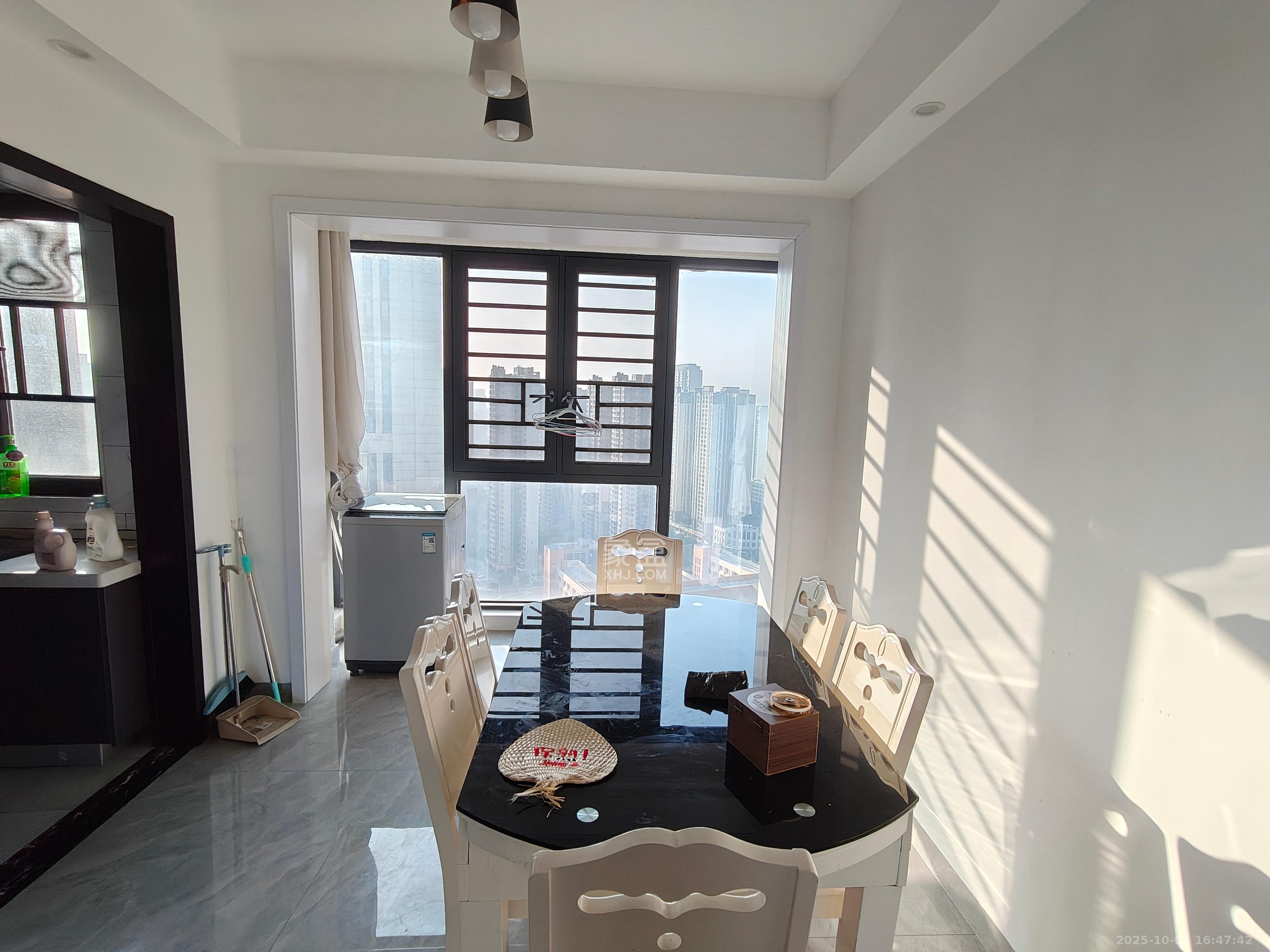 保利大都汇一期、二期  4室1厅2卫    3300.0元/月室内图