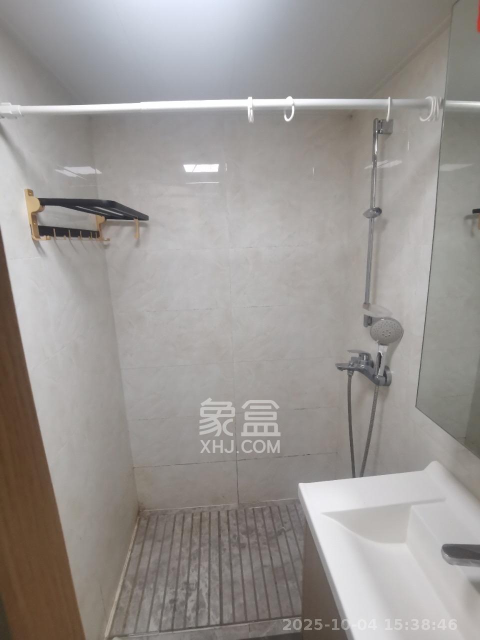 卓越浅水湾  1室1厅1卫    1700.0元/月室内图