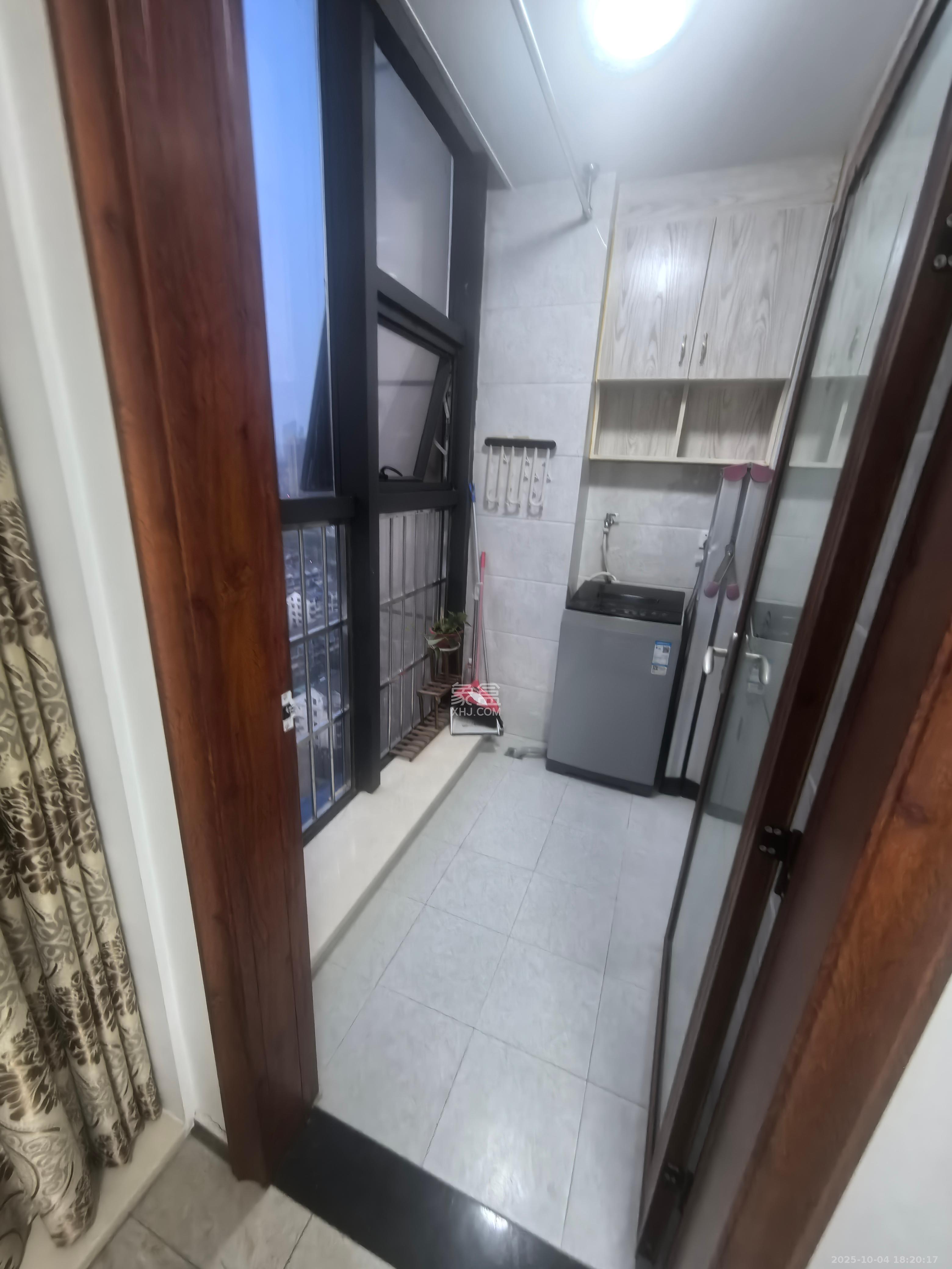 万坤图财富广场 1室1厅1卫 2000.0元/月 万坤图财富广场 1室1厅1卫 2000.0元/月室内图