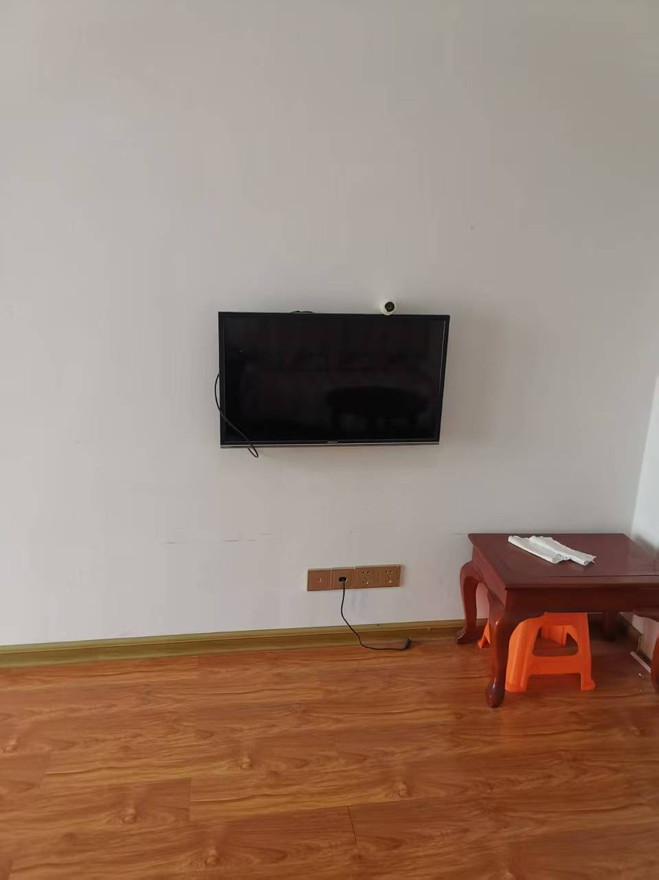 阳光青年城  1室1厅1卫    1200.0元/月 阳光青年城  1室1厅1卫    1200.0元/月室内图