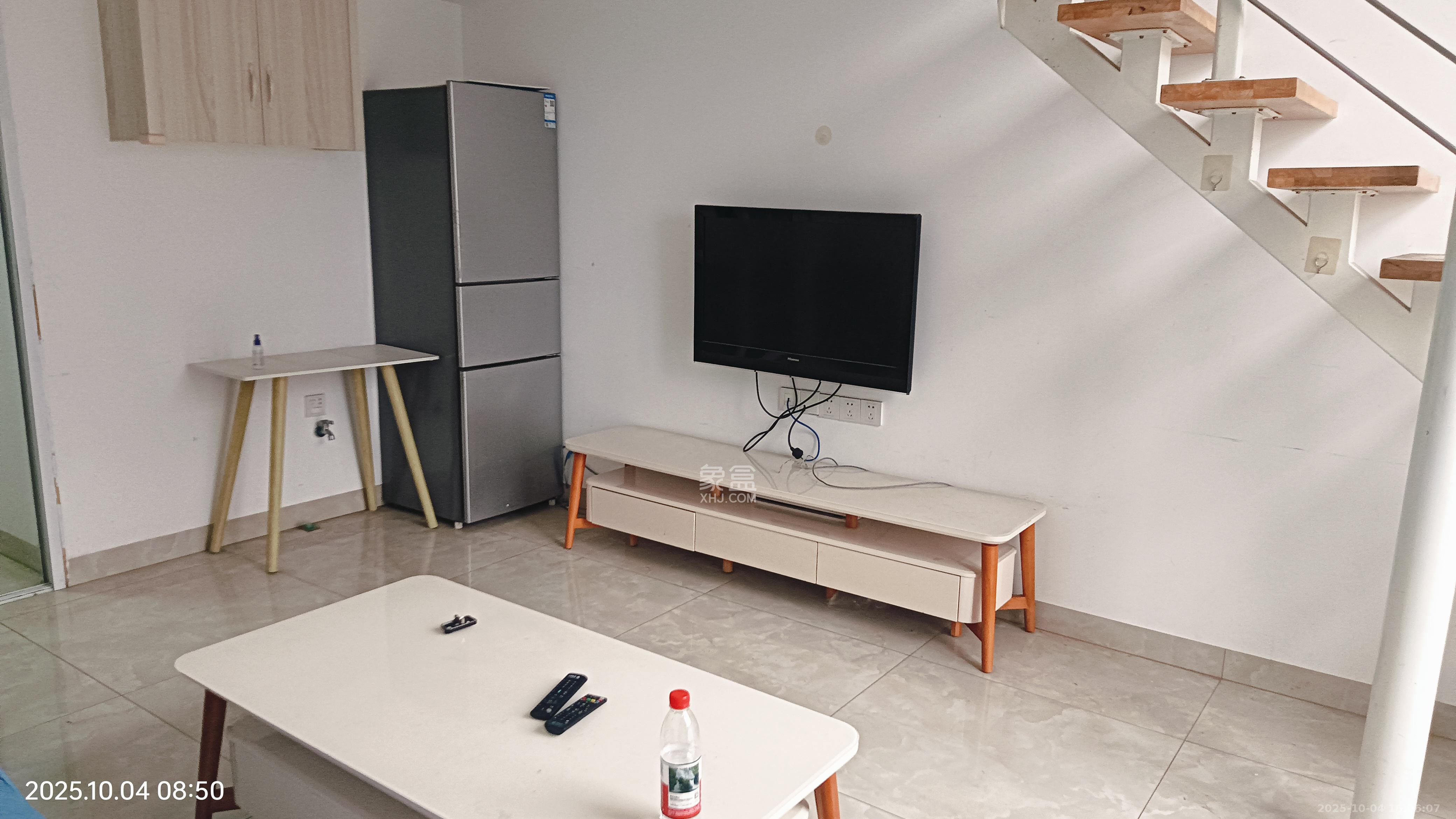 洋湖时代  1室1厅1卫    1300.0元/月 洋湖时代  1室1厅1卫    1300.0元/月