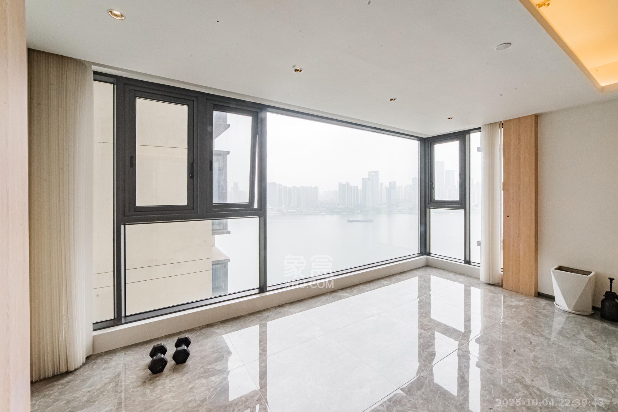 北辰瀚江府 4室2厅2卫 435.0万 北辰瀚江府 4室2厅2卫 435.0万阳台