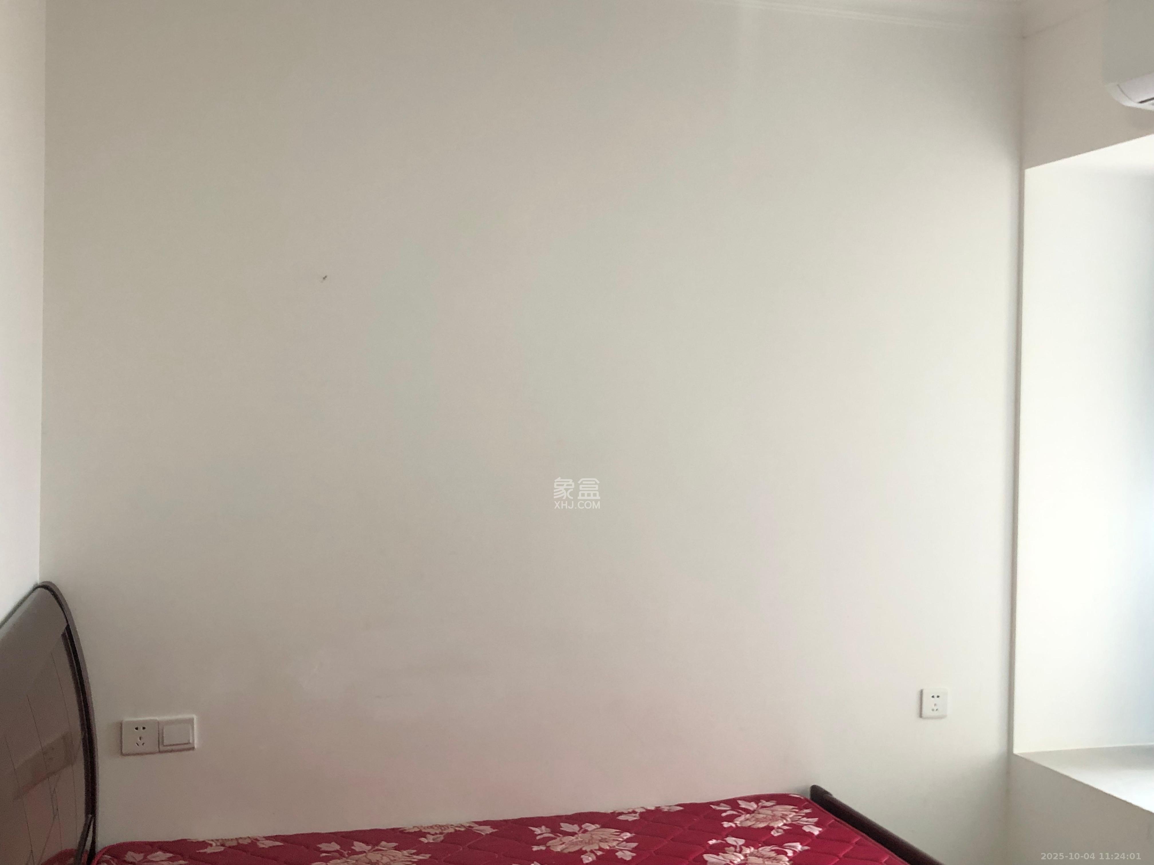 新新花园  3室2厅1卫    2500.0元/月室内图