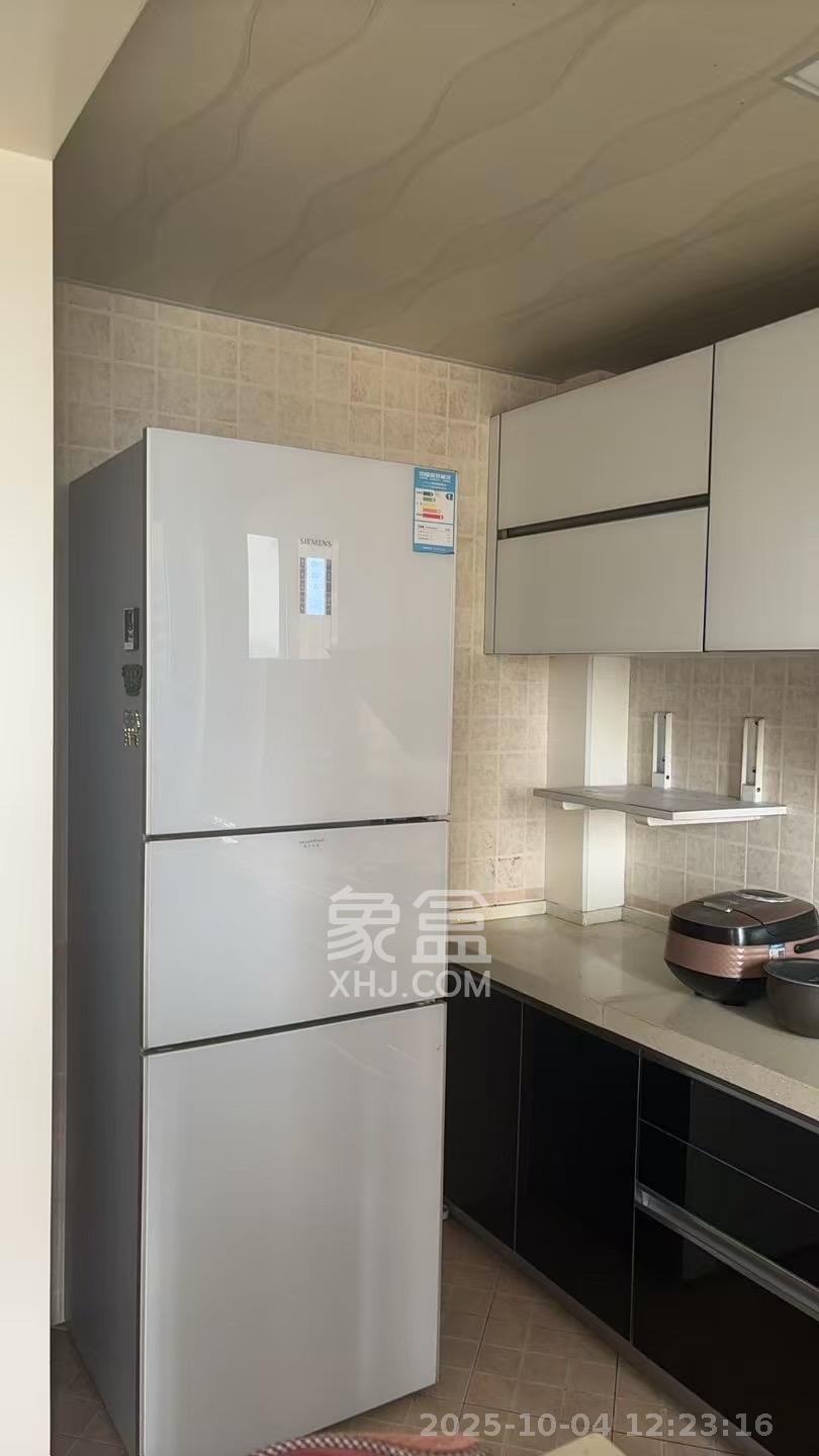 保利麓谷林语F区 3室2厅2卫 2700.0元/月 保利麓谷林语F区 3室2厅2卫 2700.0元/月室内图