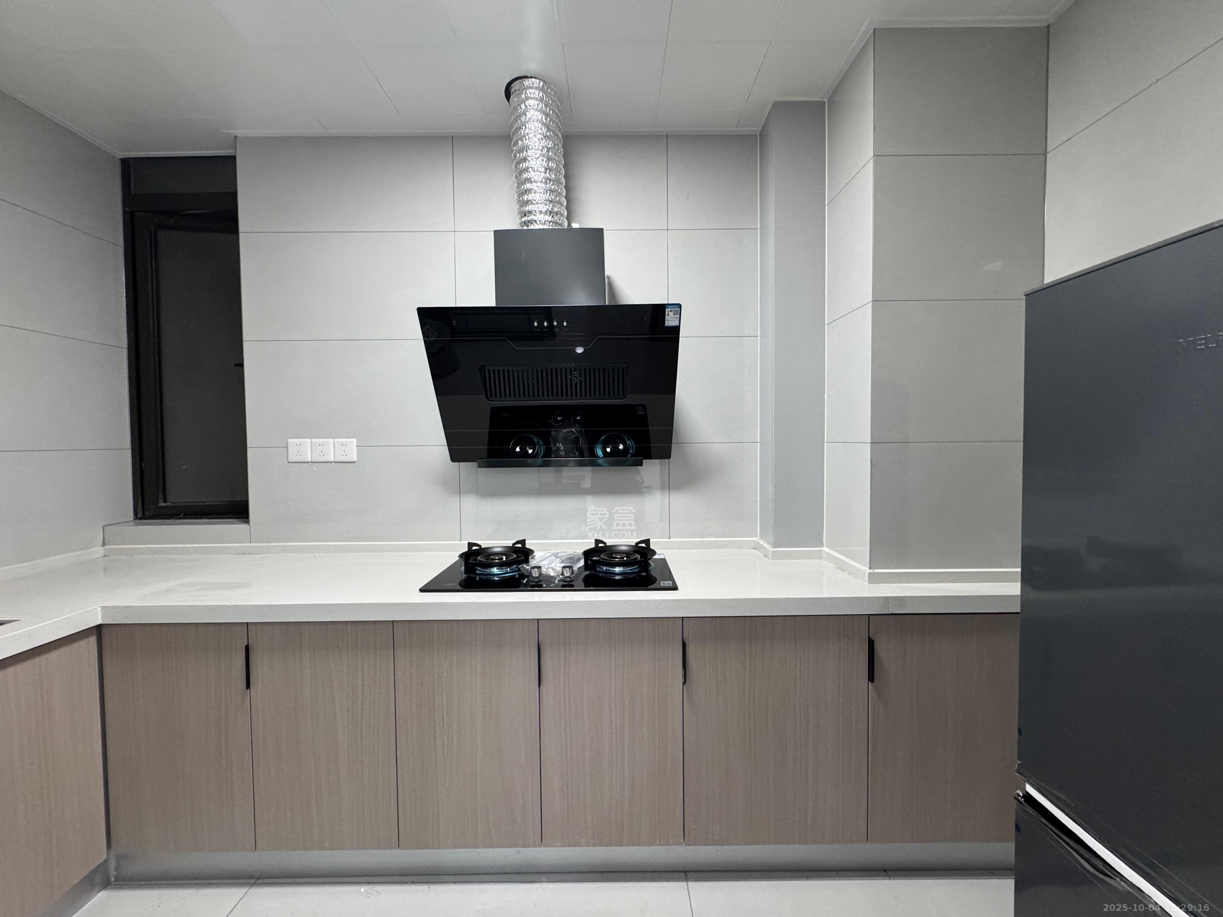 南益名士豪庭  3室2厅2卫    3000.0元/月 南益名士豪庭  3室2厅2卫    3000.0元/月室内图