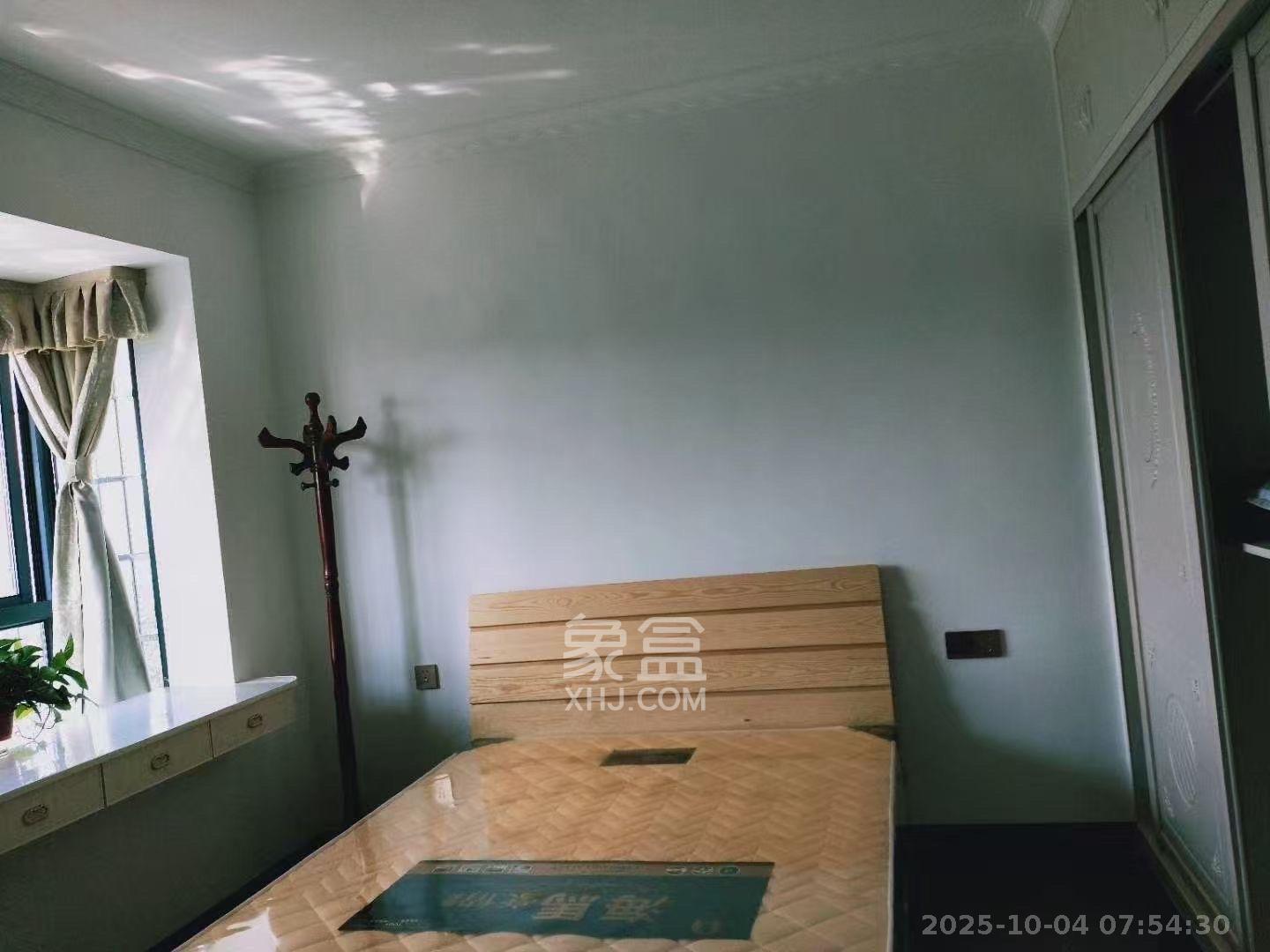 岳鞍阁小区  2室2厅1卫    1750.0元/月 岳鞍阁小区  2室2厅1卫    1750.0元/月室内图