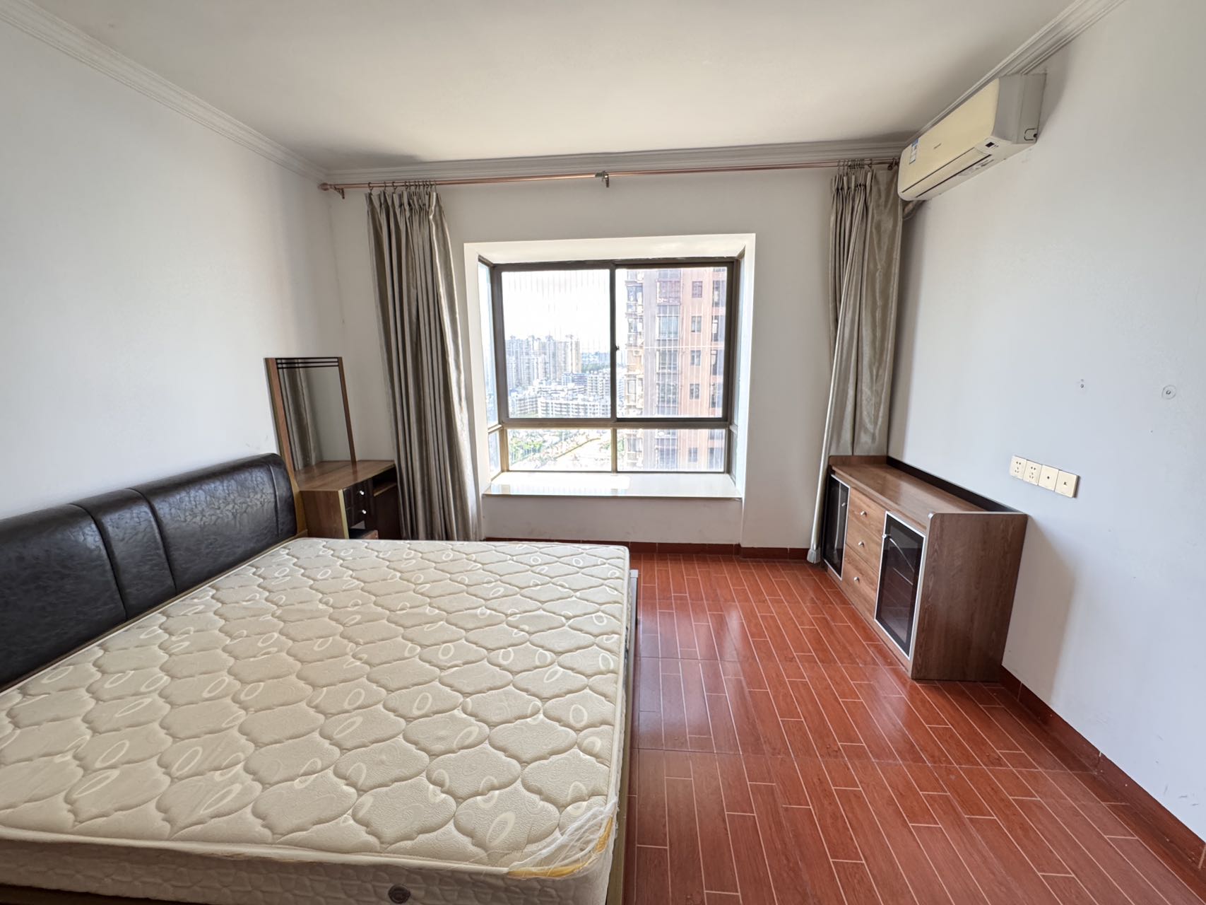 国贸城市花园 4室2厅2卫 4800.0元/月 国贸城市花园 4室2厅2卫 4800.0元/月室内图