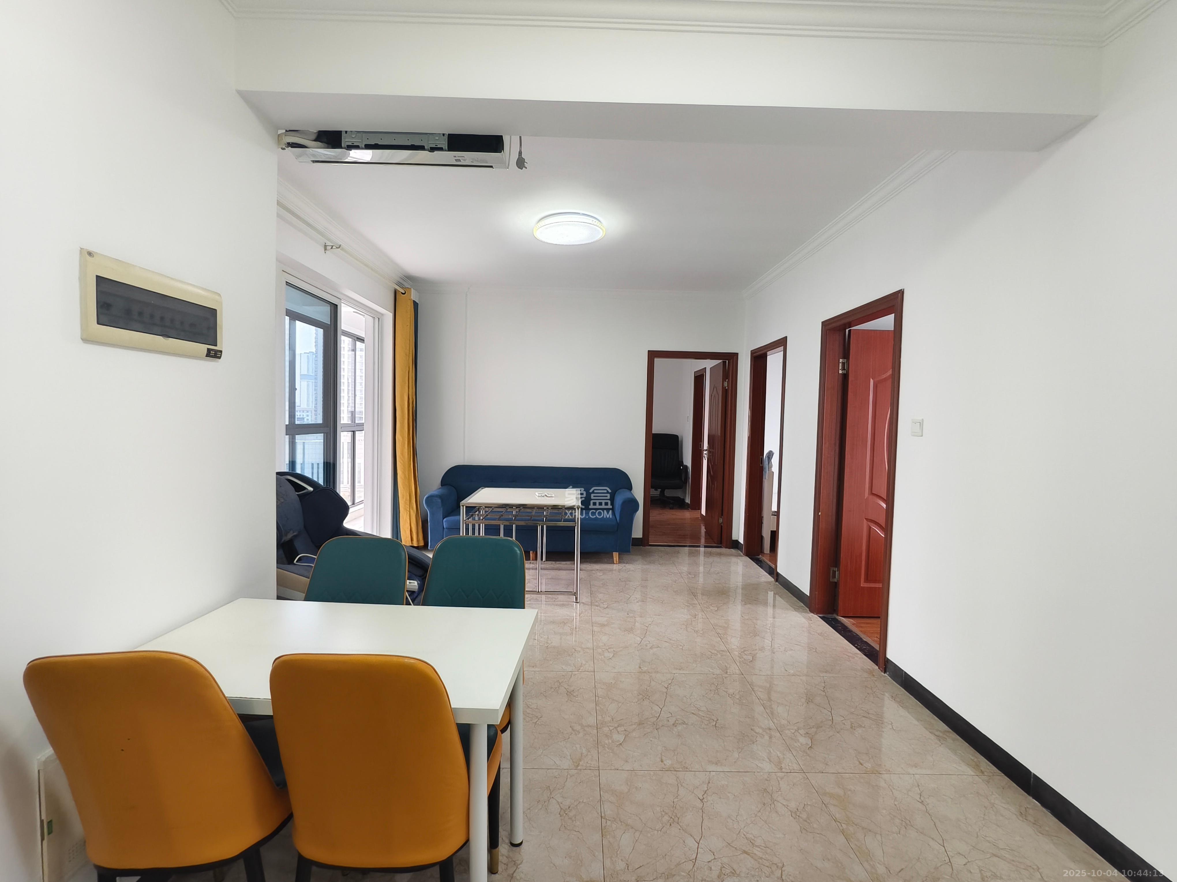 和悦城(蟠龙景苑)  3室2厅1卫    2000.0元/月室内图