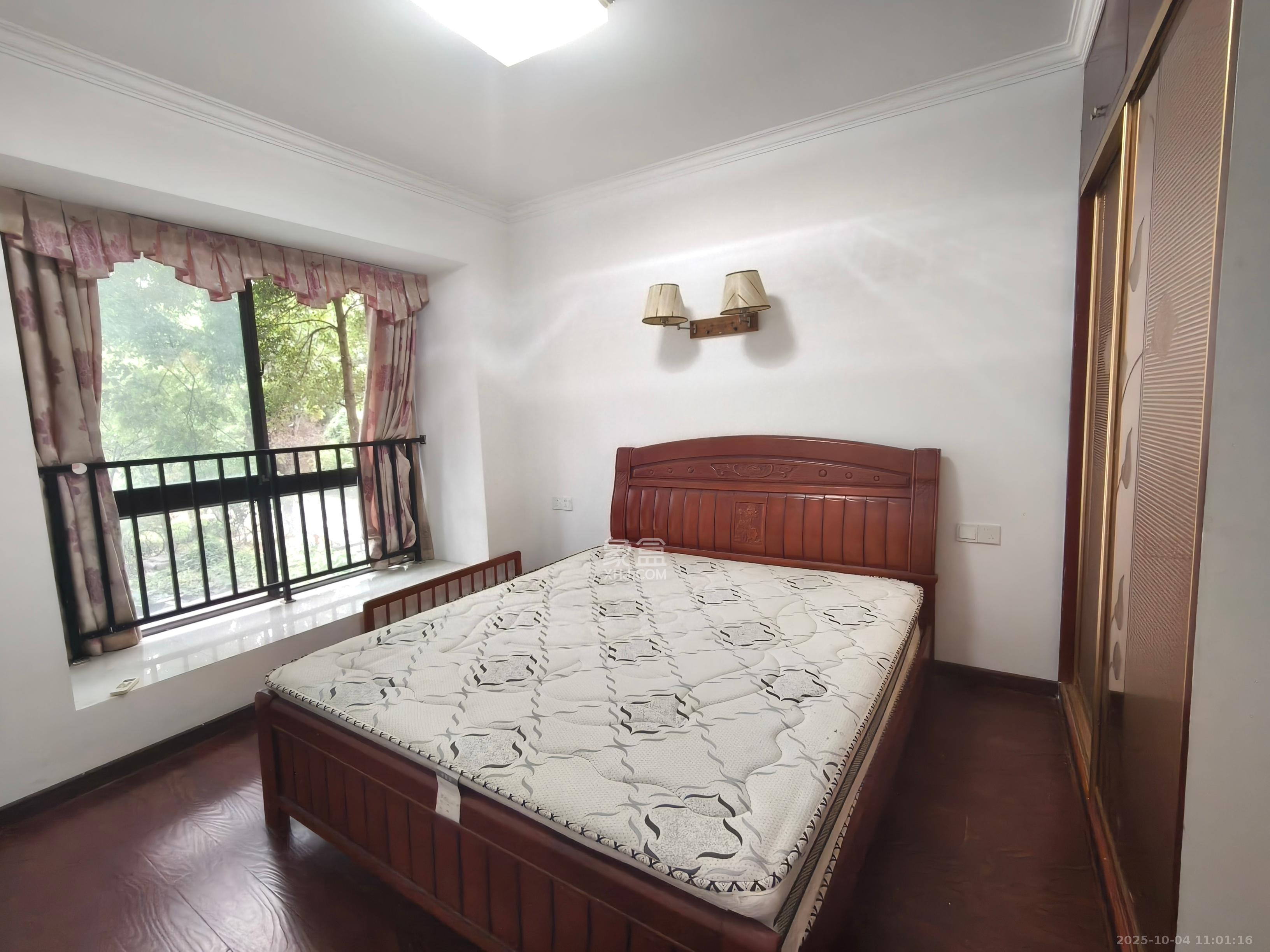 康桥长郡  3室2厅2卫    1900.0元/月室内图