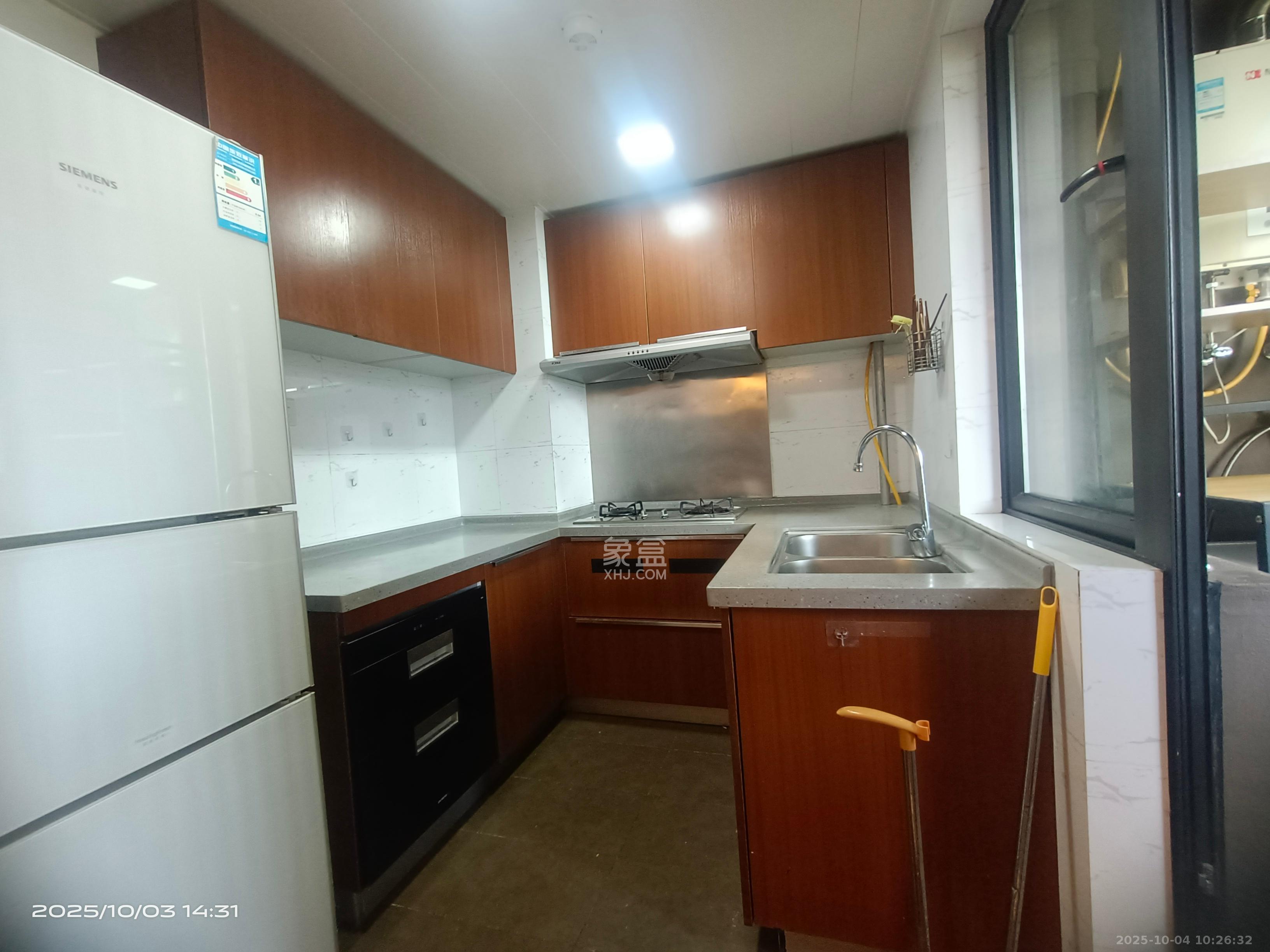 万科金域华府三四期 4室2厅2卫 3700.0元/月 万科金域华府三四期 4室2厅2卫 3700.0元/月室内图