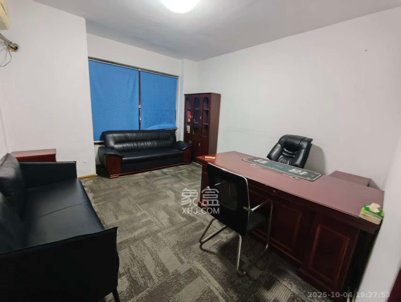 湘腾城市广场 3室2厅1卫 4200.0元/月 湘腾城市广场 3室2厅1卫 4200.0元/月室内图