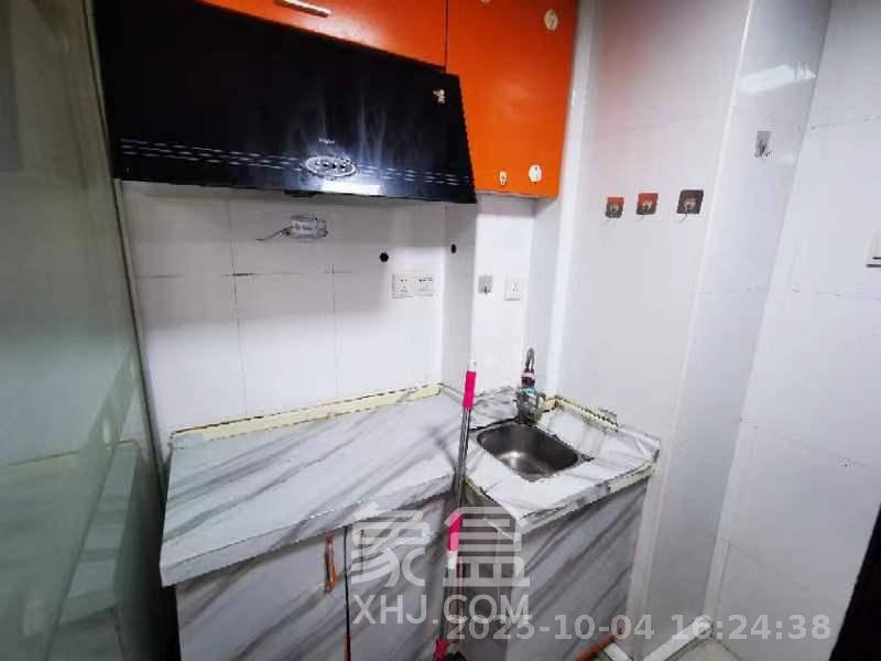 七彩丽都  1室1厅1卫    1700.0元/月室内图