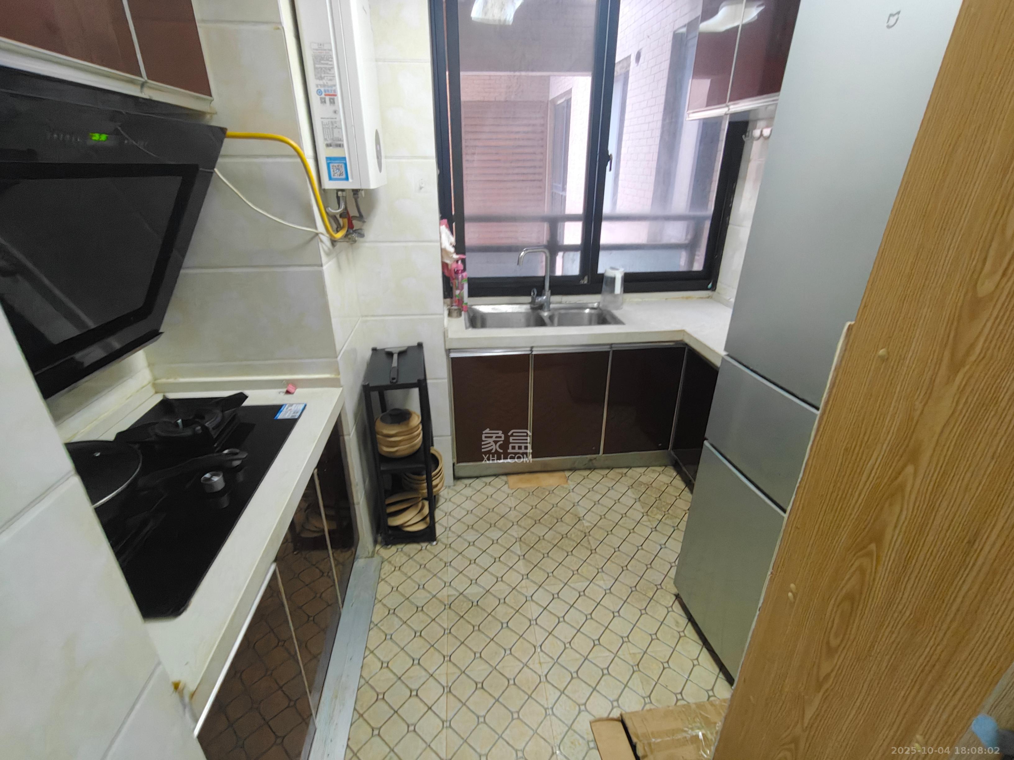 阿普阿布  2室2厅1卫    2400.0元/月 阿普阿布  2室2厅1卫    2400.0元/月室内图