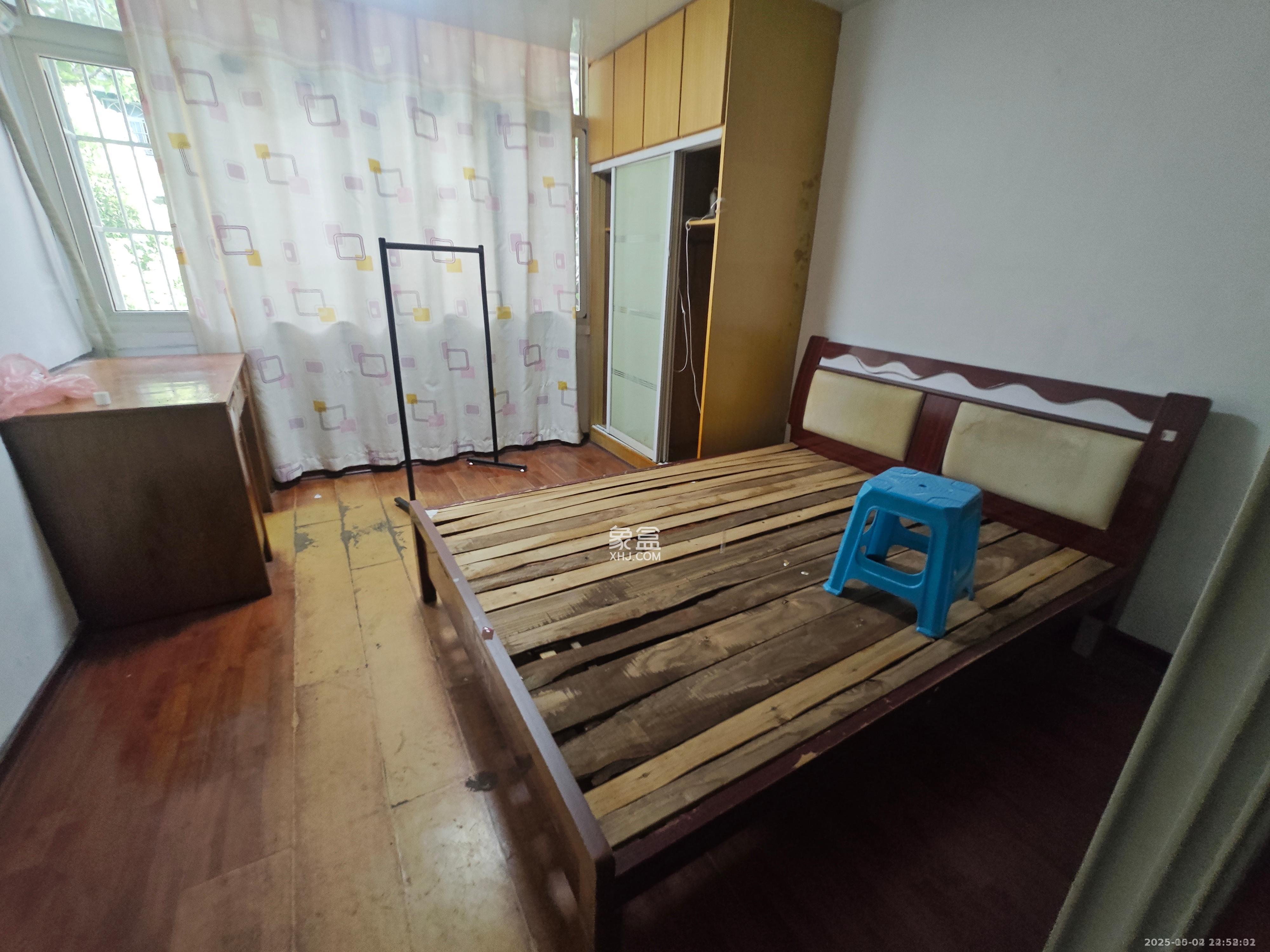 红旗区三片 2室1厅1卫 1500.0元/月 红旗区三片 2室1厅1卫 1500.0元/月室内图